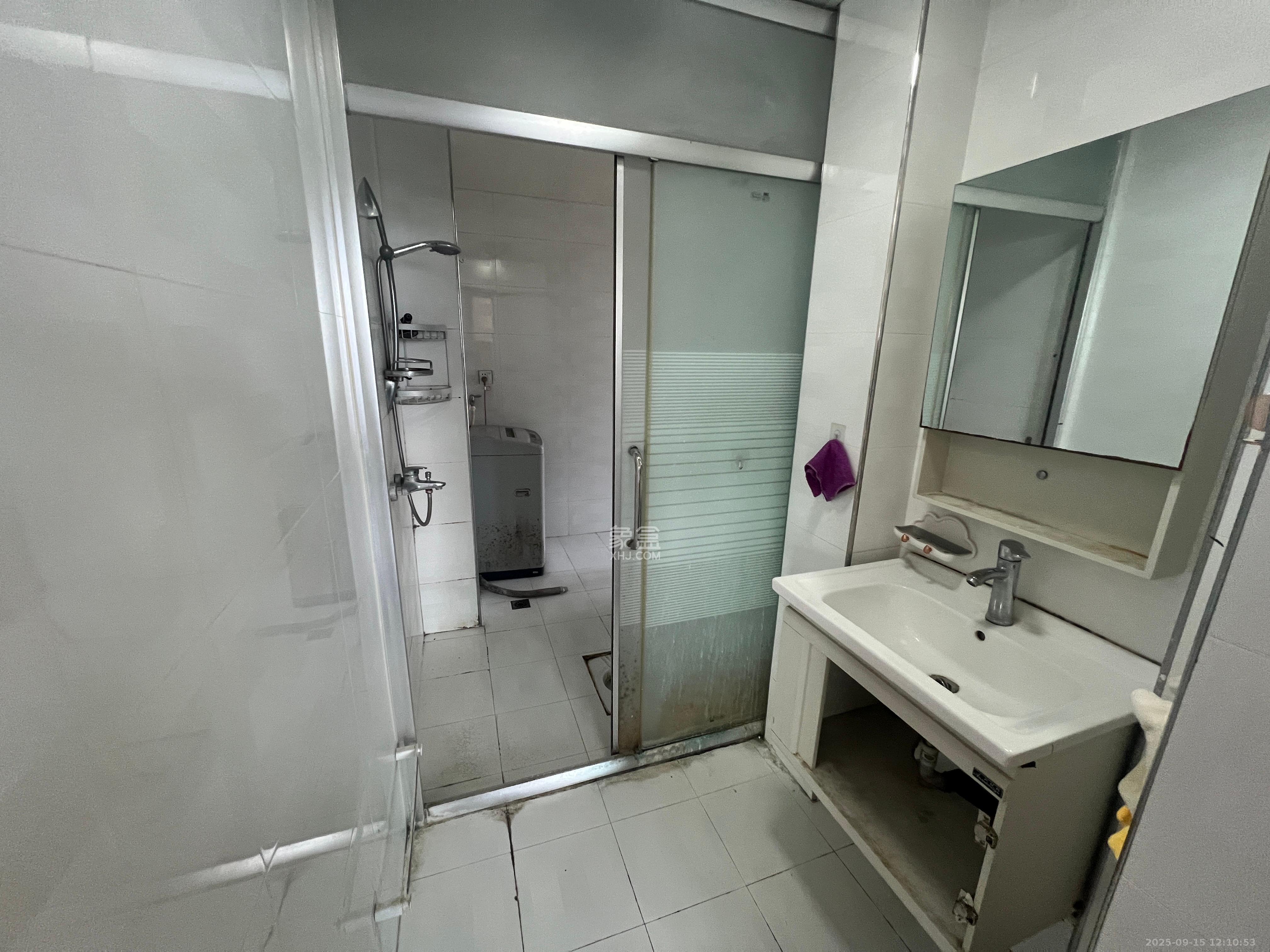 公园西郡 2室1厅1卫 2800.0元/月 公园西郡 2室1厅1卫 2800.0元/月室内图