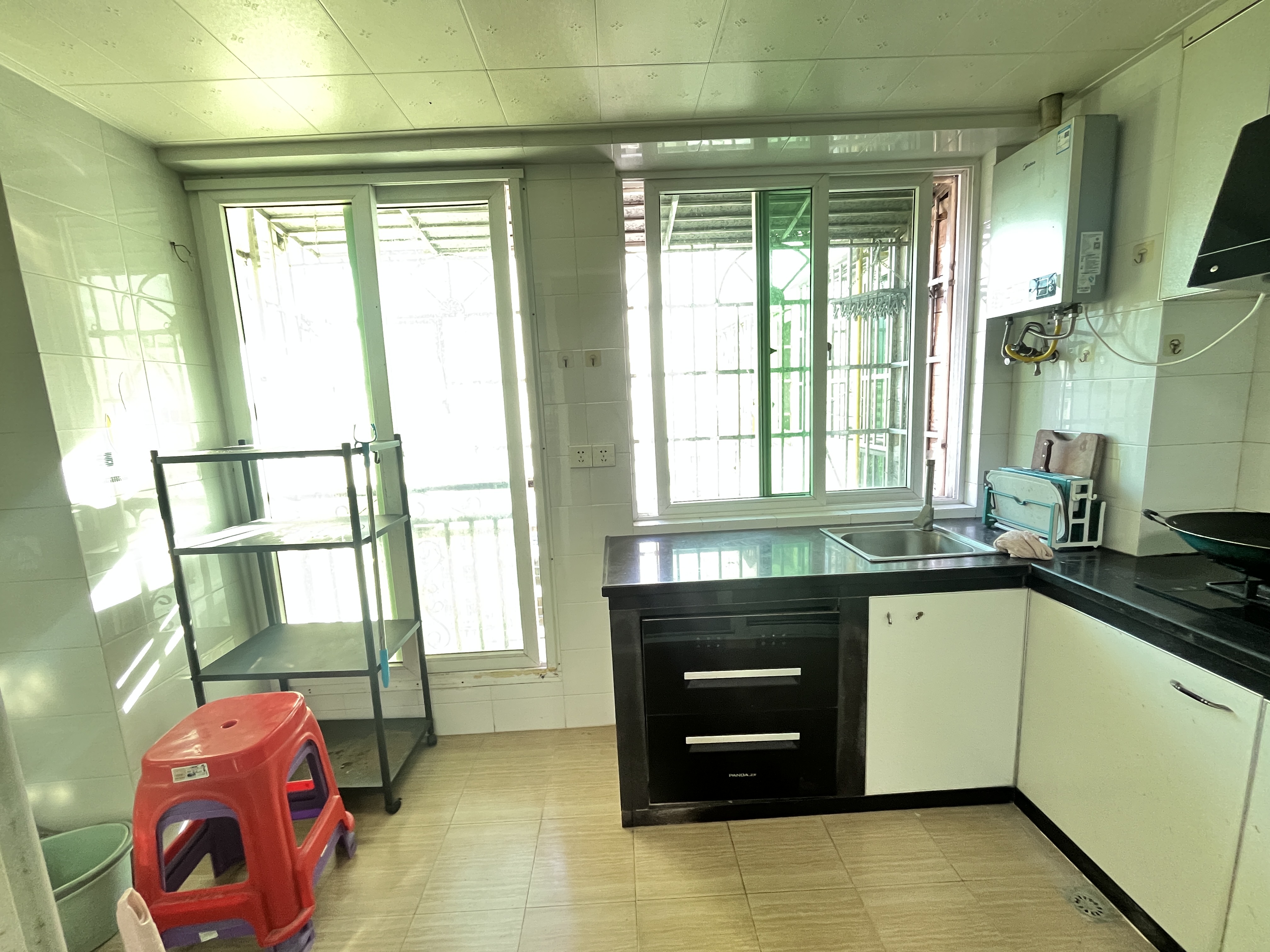 金银广场 1室0厅1卫 1600.0元/月 金银广场 1室0厅1卫 1600.0元/月室内图