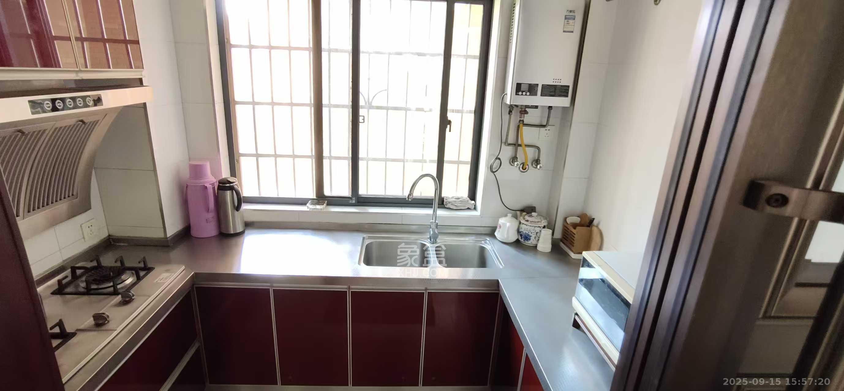 山水新城 2室2厅1卫 1700.0元/月 山水新城 2室2厅1卫 1700.0元/月室内图