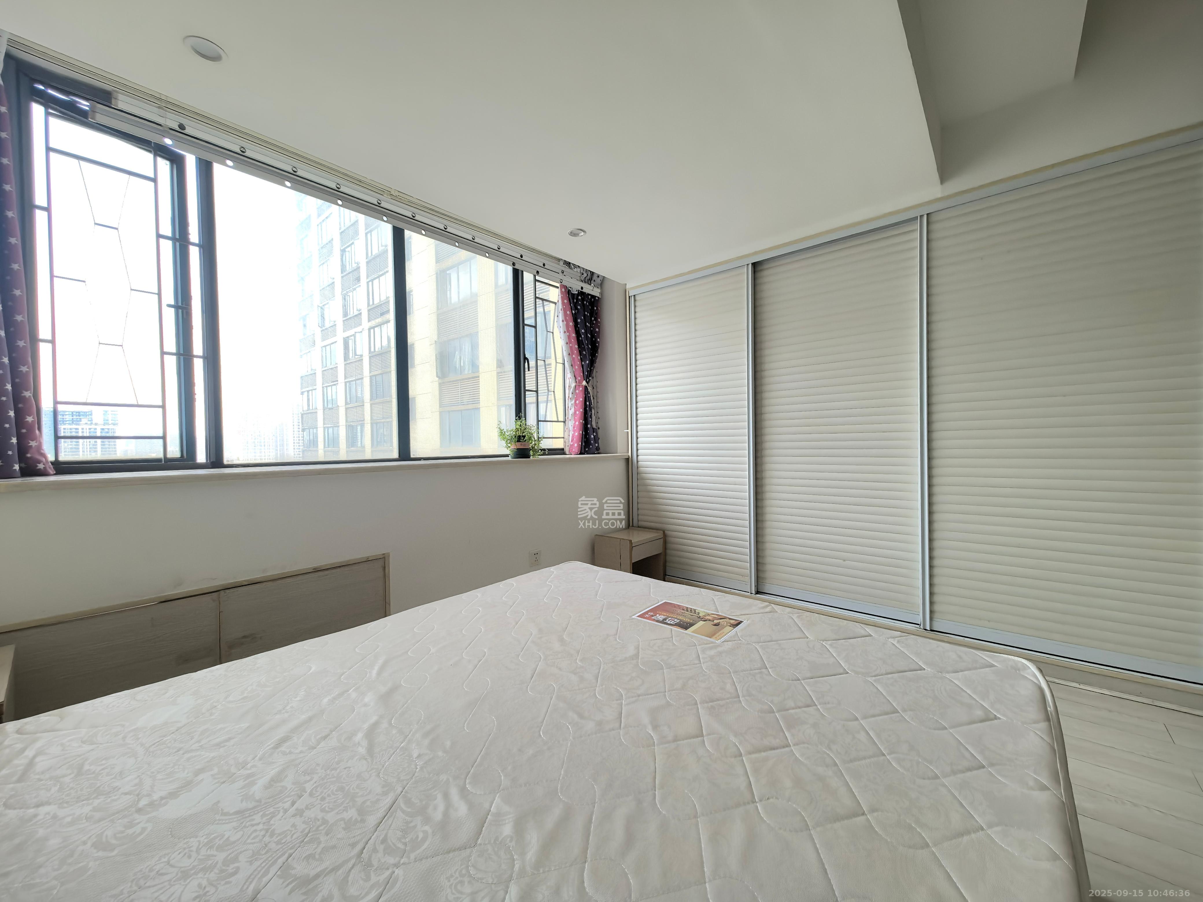 观园国际公寓  1室1厅1卫    1500.0元/月室内图