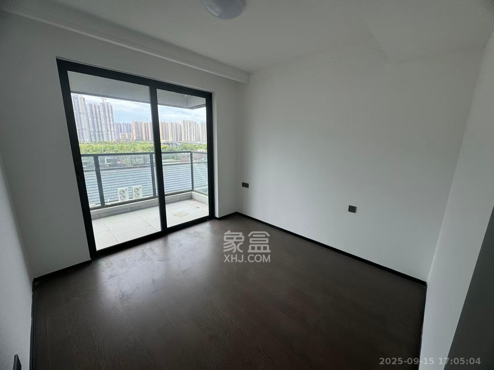 美的云樾  4室2厅2卫    5600.0元/月室内图