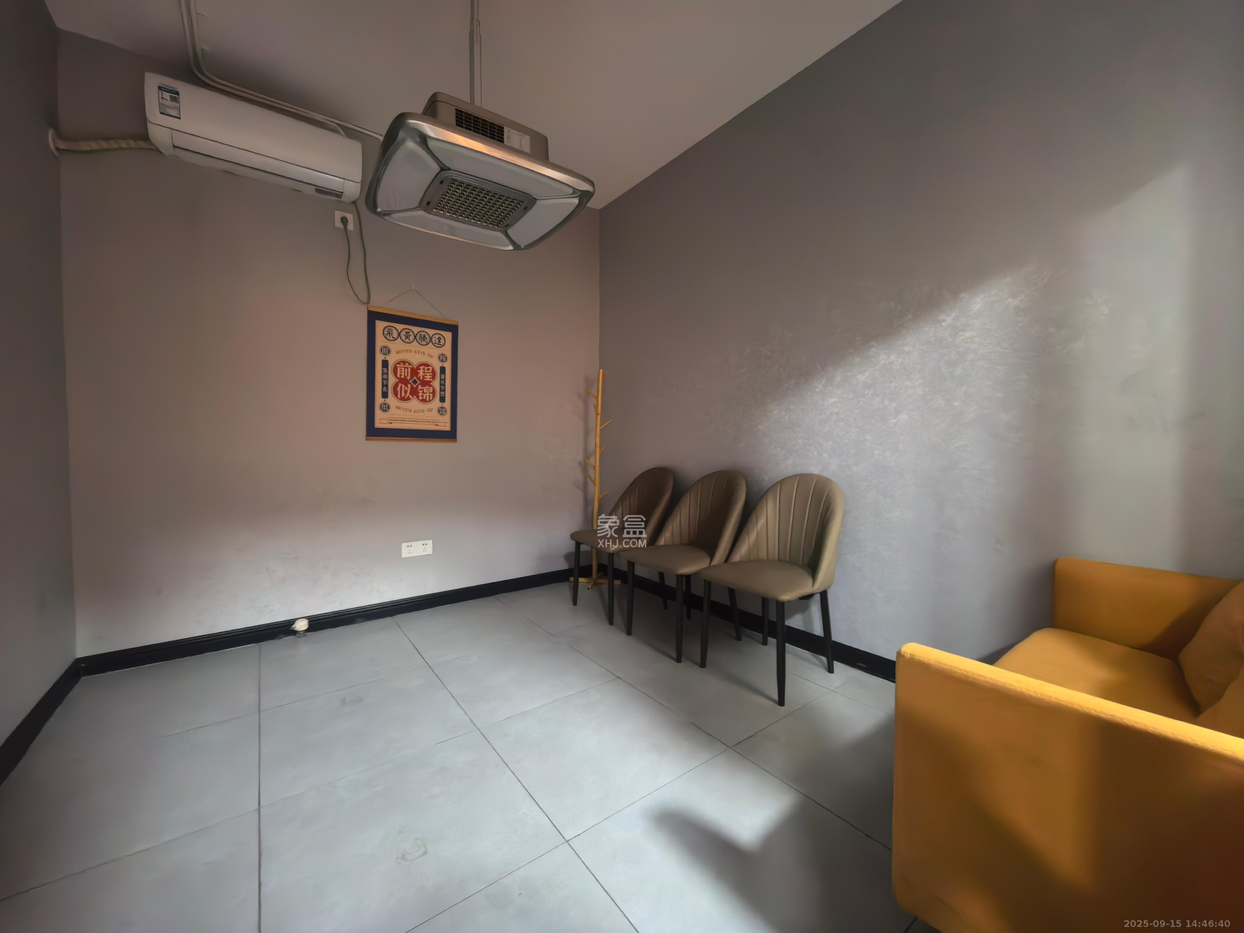 兴威名座  3室2厅1卫    4200.0元/月室内图