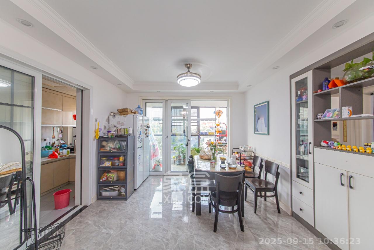 保利阆峰云墅  3室2厅2卫    2000.0元/月室内图