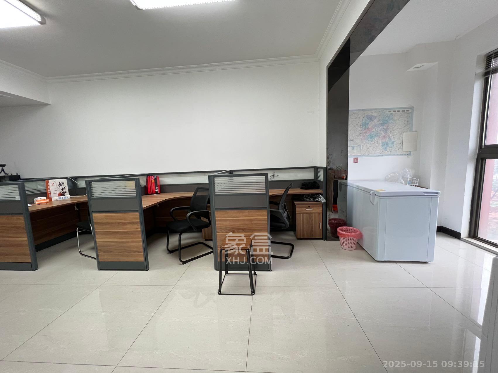 华晨国际公馆 2室2厅1卫 3500.0元/月 华晨国际公馆 2室2厅1卫 3500.0元/月室内图