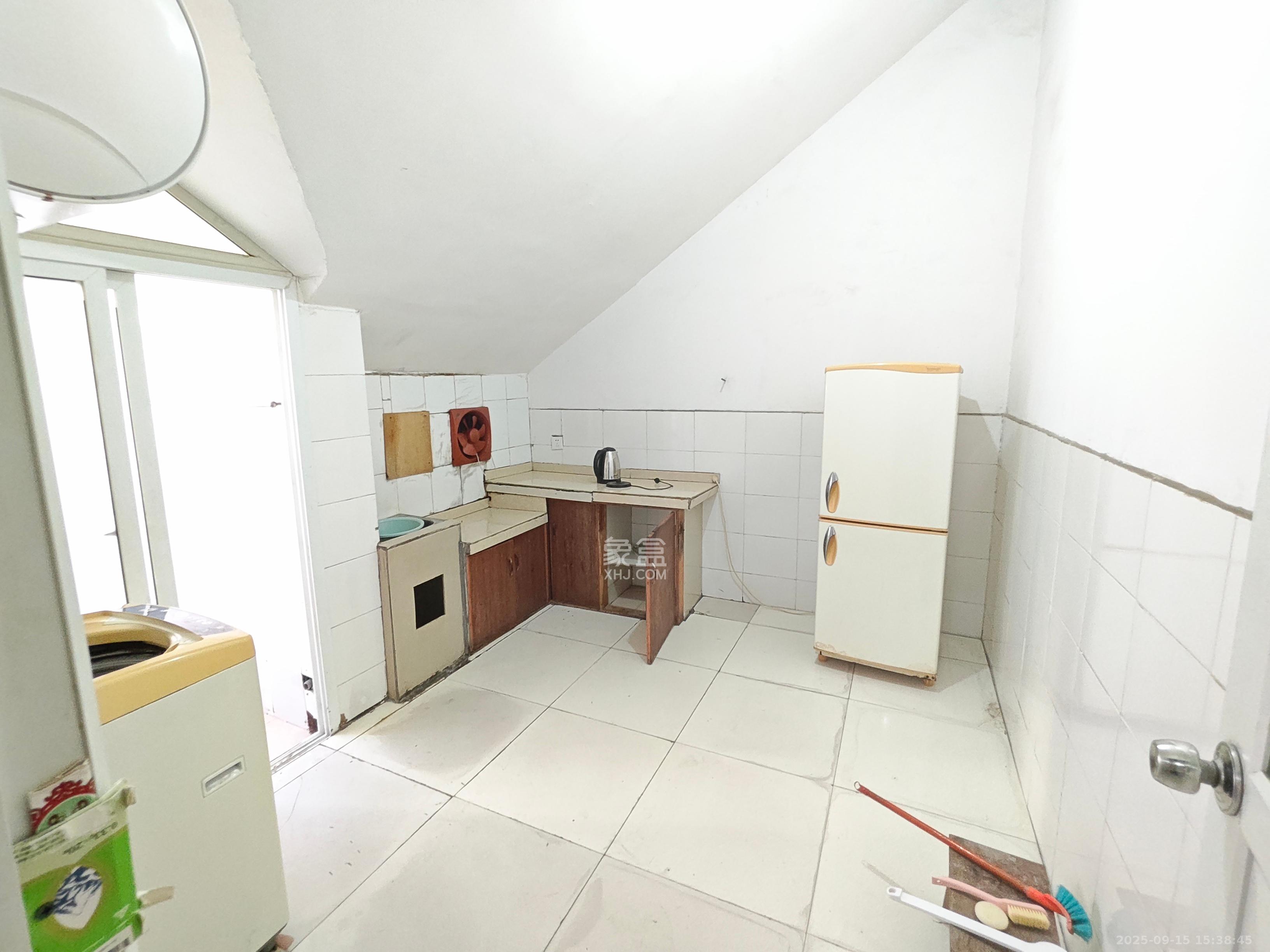 茶子山小区  2室2厅1卫   1300.00元/月室内图