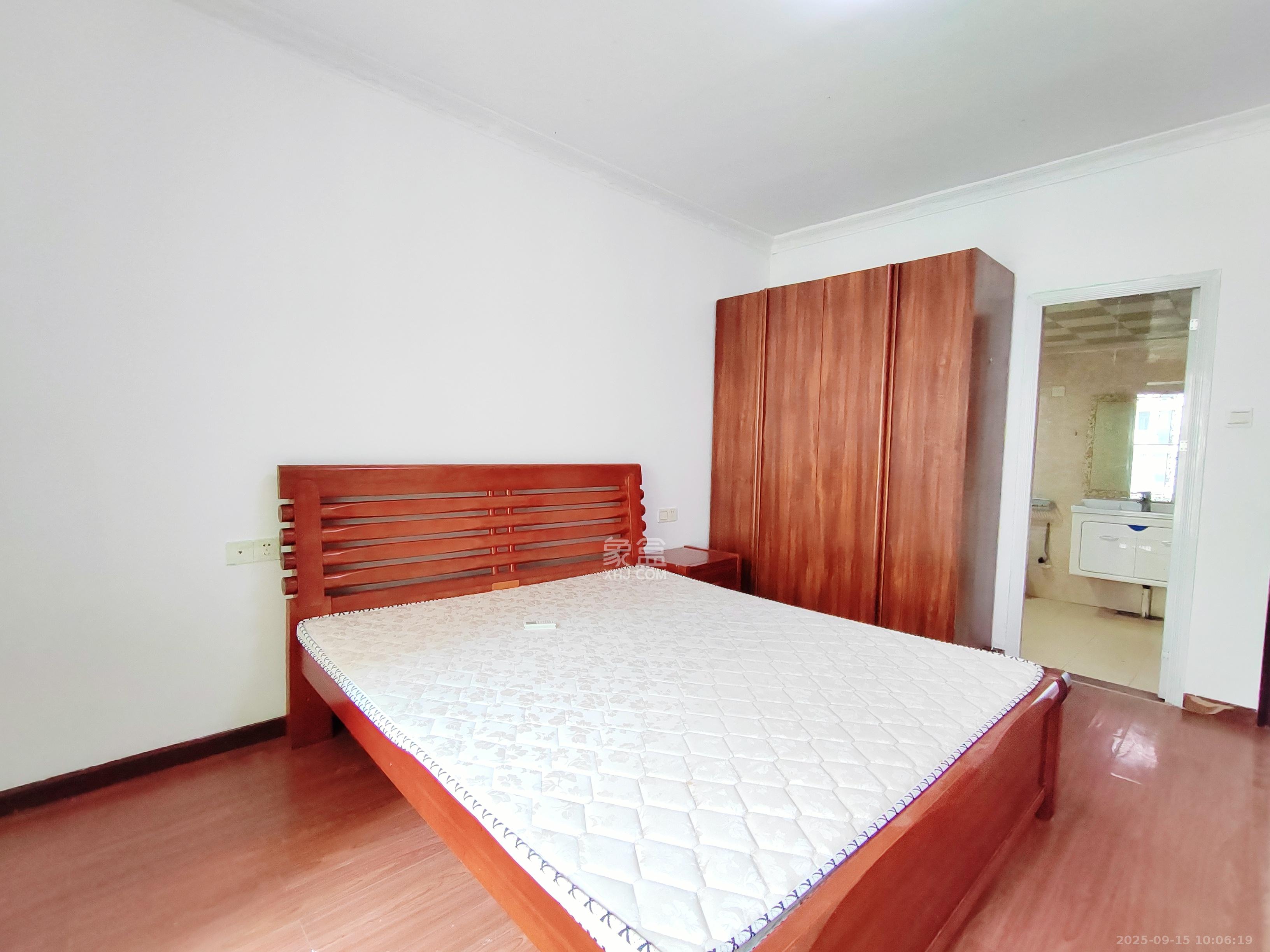 三重星都心  3室2厅2卫    2500.0元/月 三重星都心  3室2厅2卫    2500.0元/月室内图