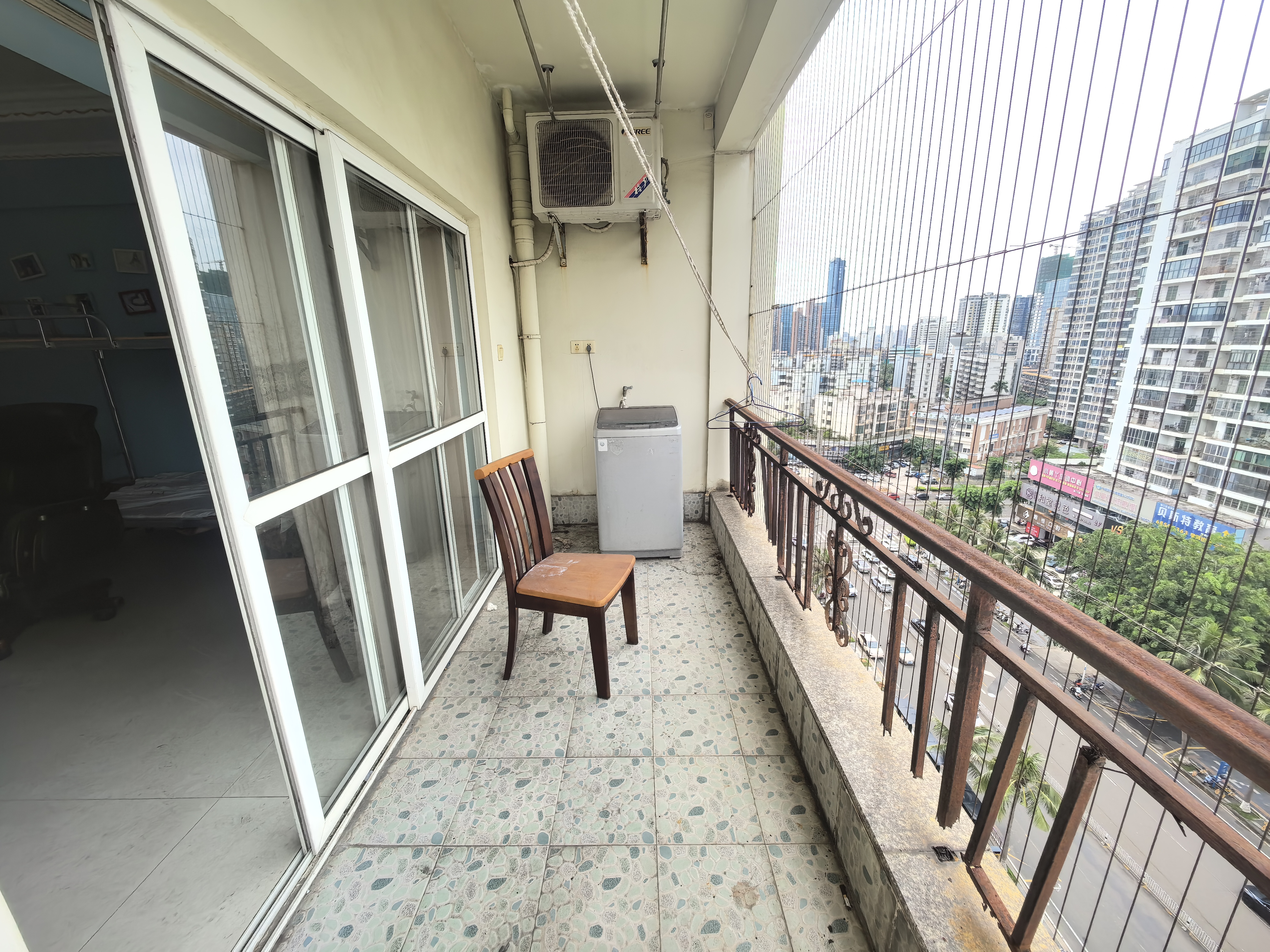 环海大厦 5室1厅2卫 2500.0元/月 环海大厦 5室1厅2卫 2500.0元/月室内图