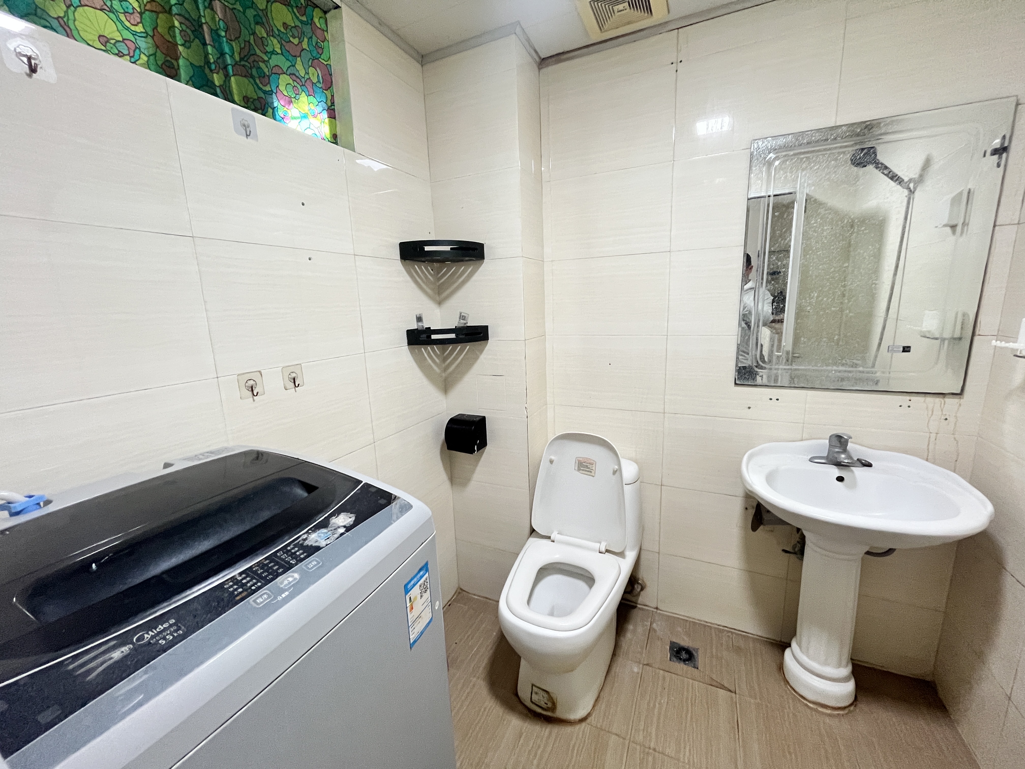 金银广场 1室0厅1卫 1600.0元/月 金银广场 1室0厅1卫 1600.0元/月室内图