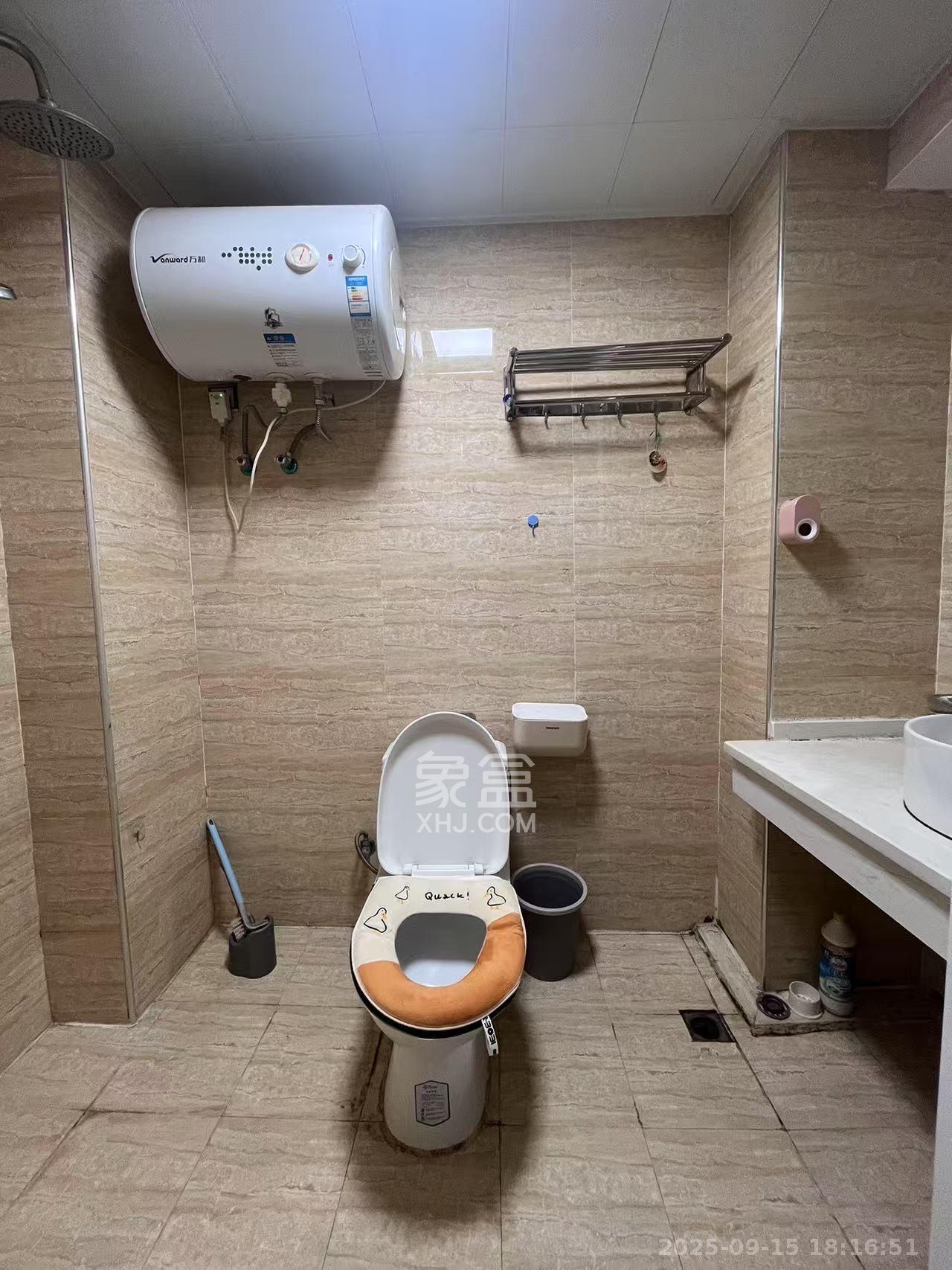 蓝湾国际广场 1室1厅1卫 1600.0元/月 蓝湾国际广场 1室1厅1卫 1600.0元/月室内图