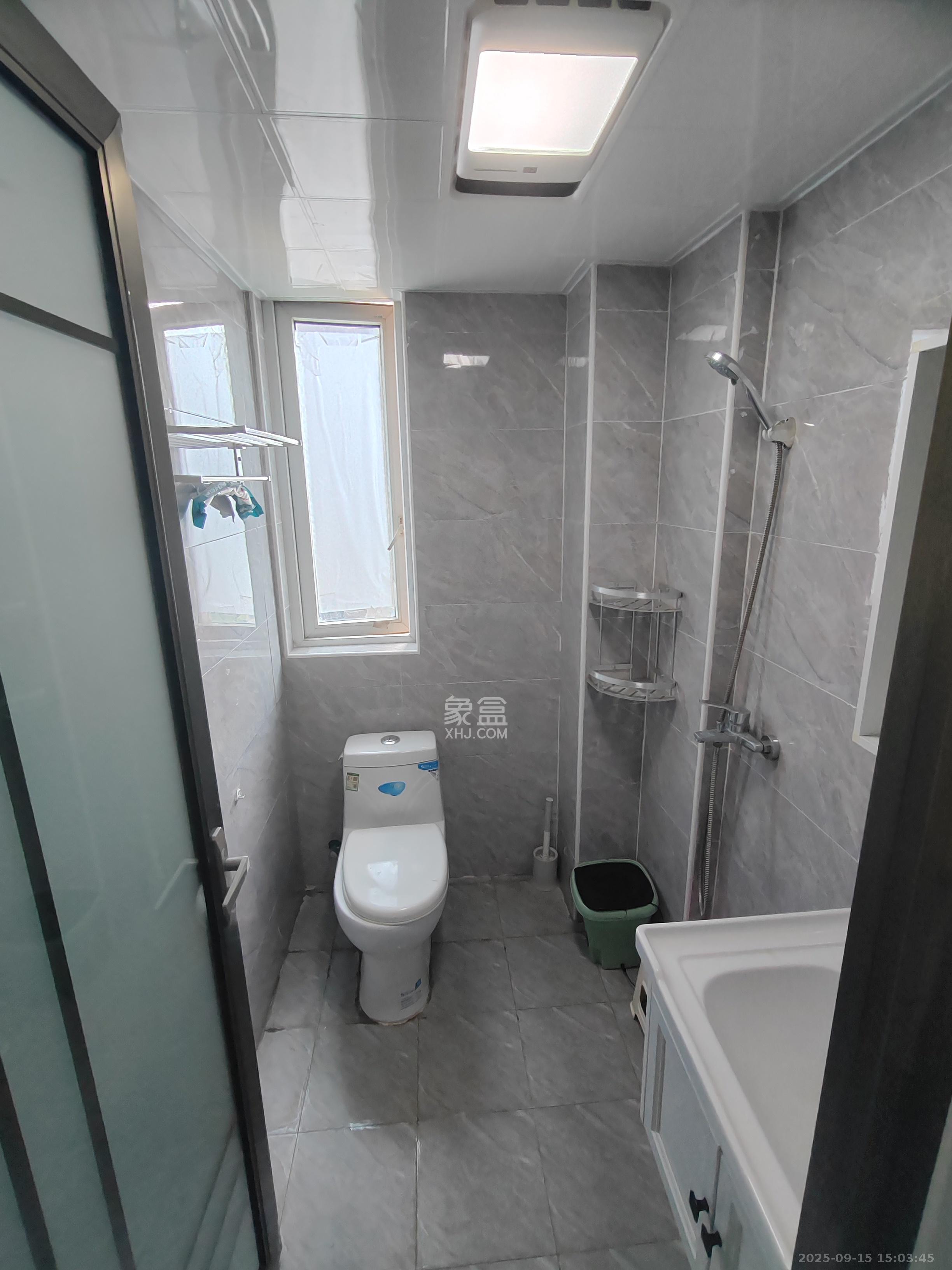 益佳苑  3室2厅2卫    3400.0元/月室内图