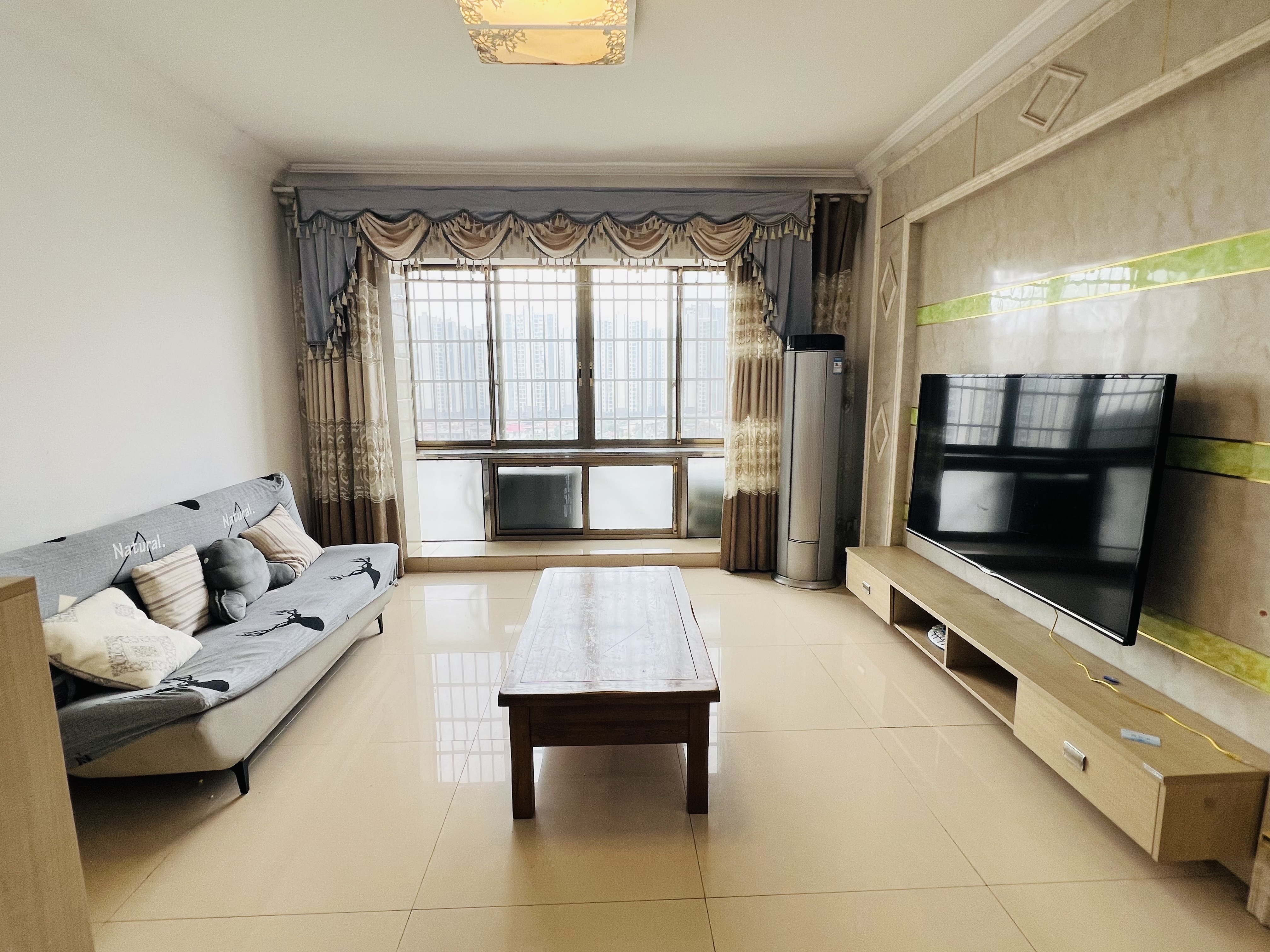 碧桂园 3室2厅1卫 1800.0元/月 碧桂园 3室2厅1卫 1800.0元/月室内图