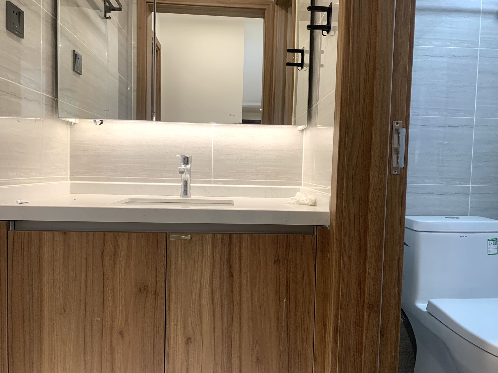 海航豪庭南苑 3室2厅1卫 275.0万 海航豪庭南苑 3室2厅1卫 275.0万客厅