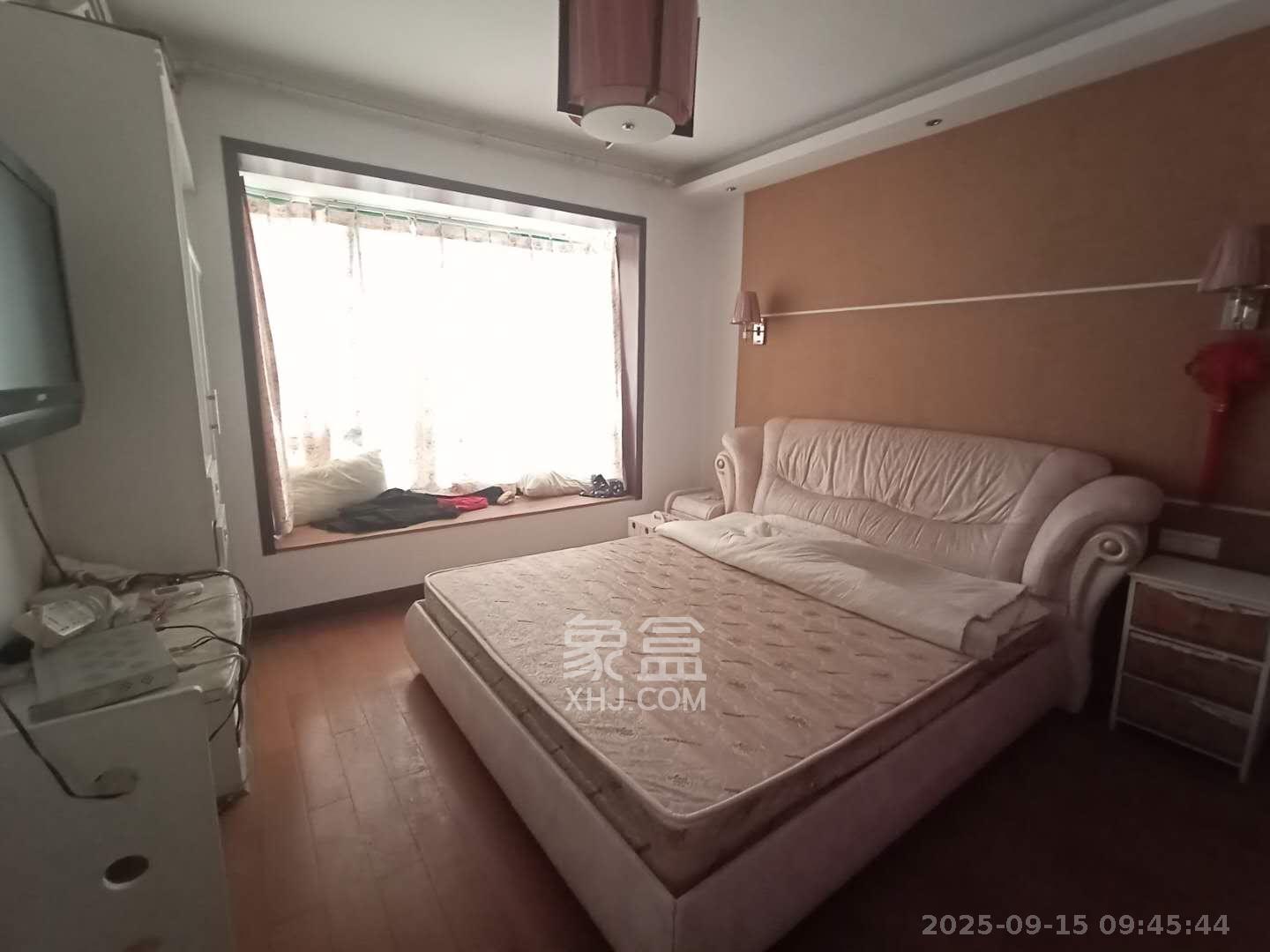 美林景园 3室2厅1卫 3200.0元/月 美林景园 3室2厅1卫 3200.0元/月室内图