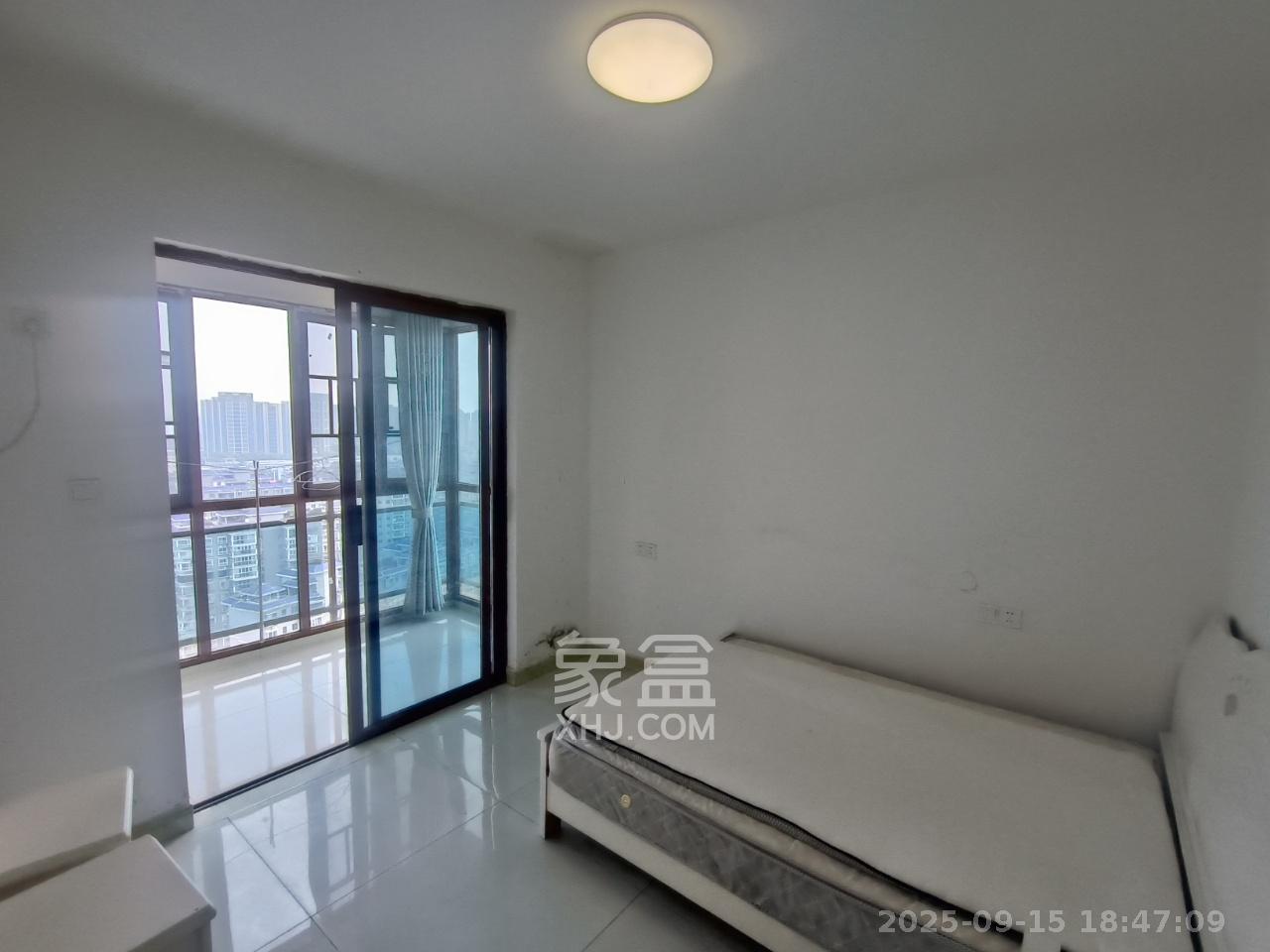 万里时代  2室1厅1卫    2000.0元/月室内图