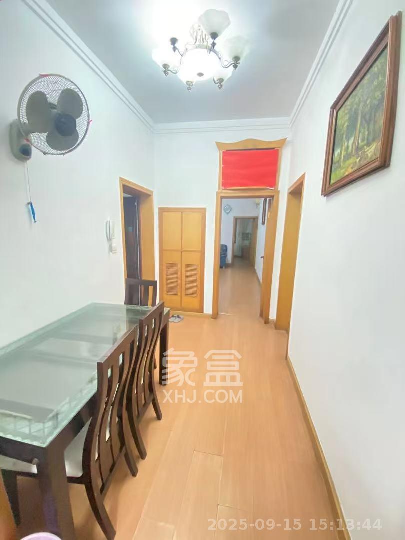 湘农桥社区  3室2厅2卫    2000.0元/月室内图