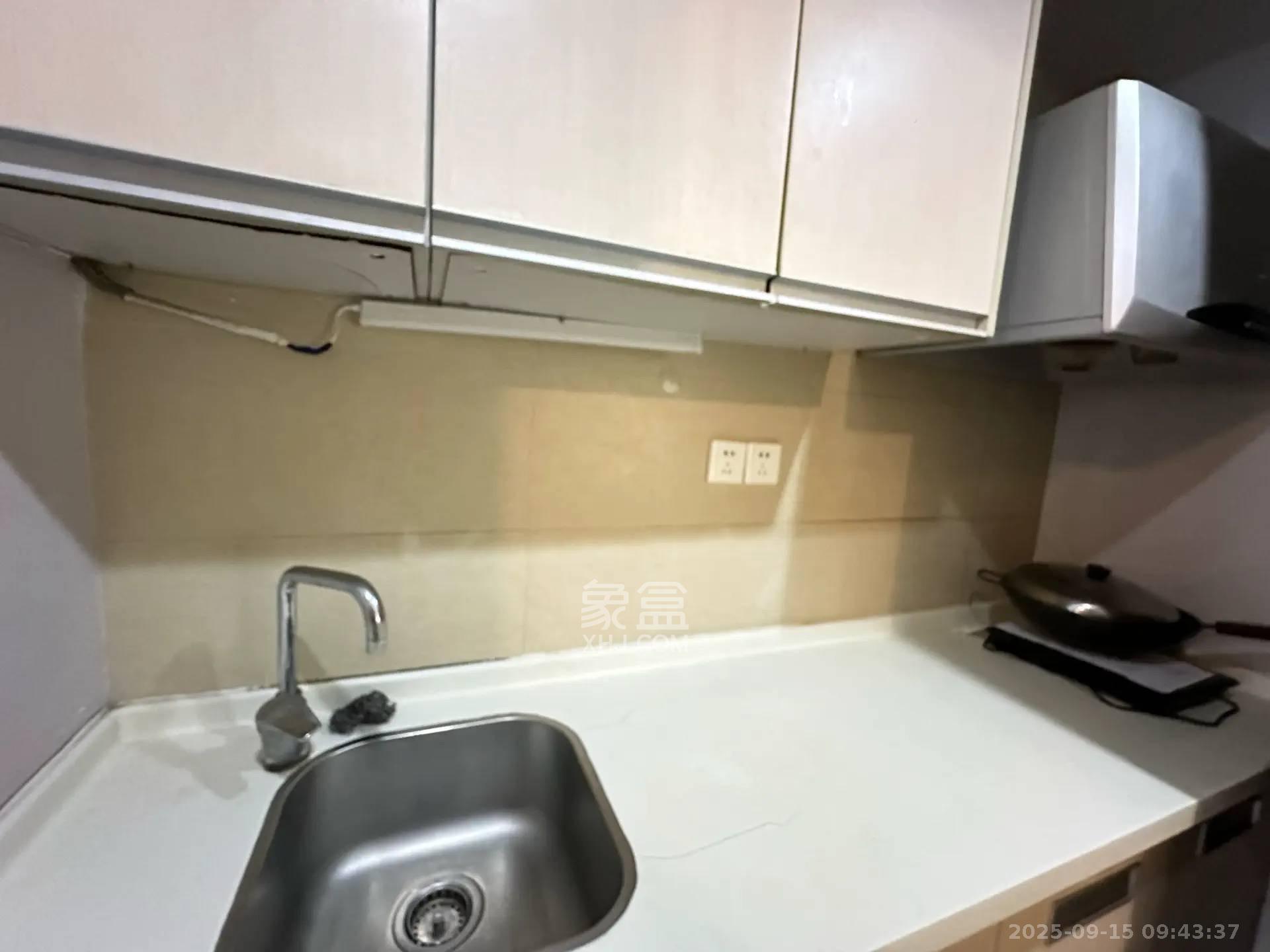 万科金色家园  1室1厅1卫    1300.0元/月室内图