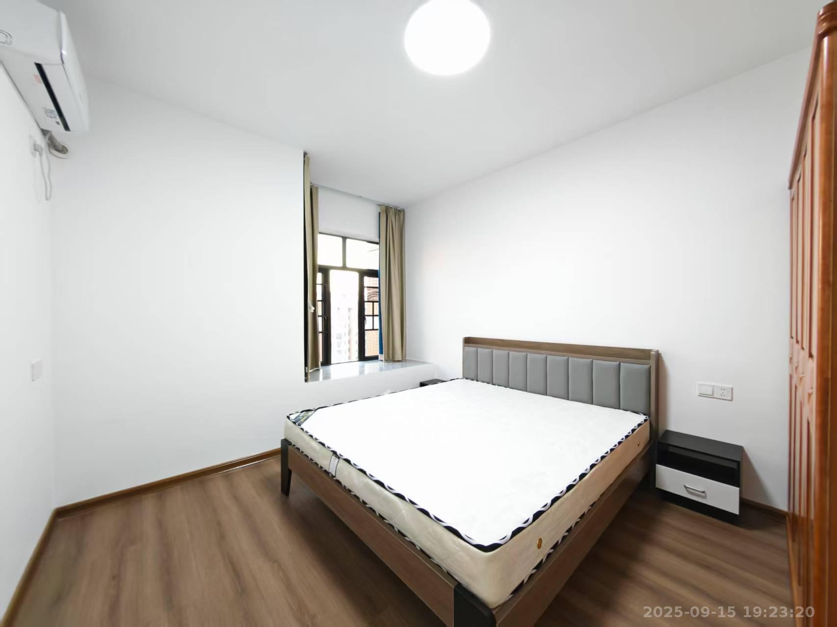 德润小区(丰升德润小区) 3室2厅2卫 2600.0元/月 德润小区(丰升德润小区) 3室2厅2卫 2600.0元/月室内图