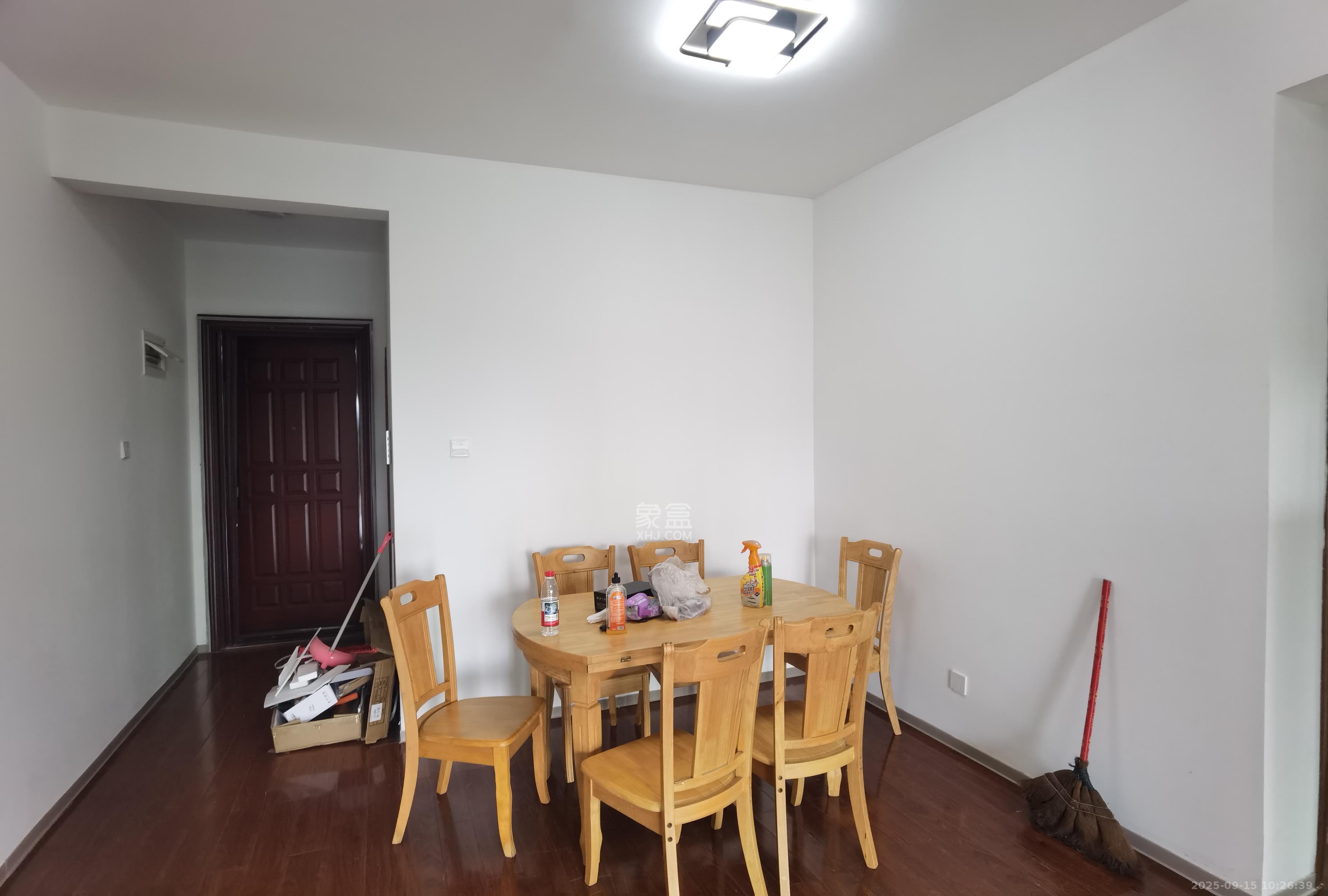 恒大华府 2室2厅1卫 2400.0元/月 恒大华府 2室2厅1卫 2400.0元/月室内图