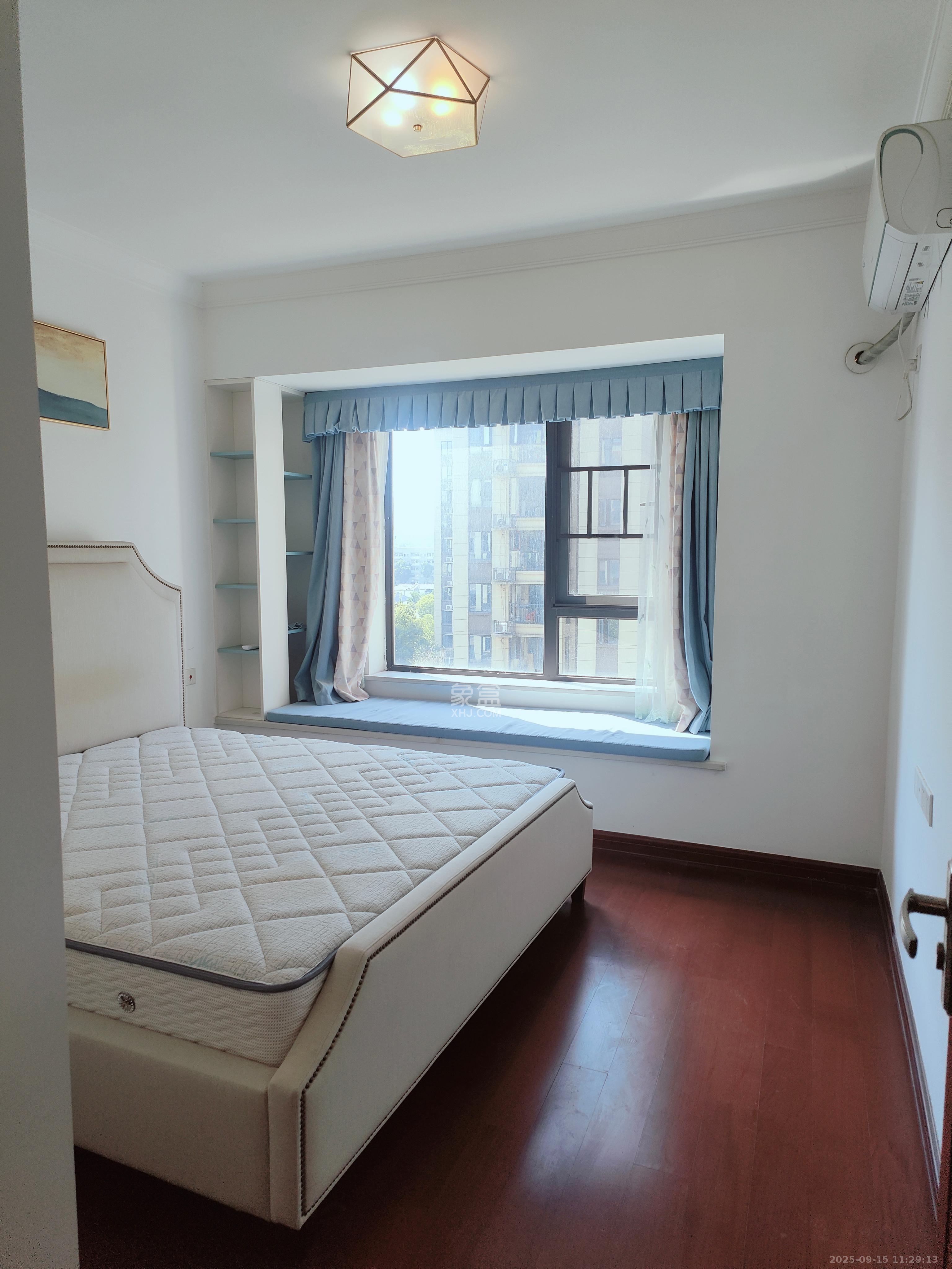 中海新城熙岸(中信新城五期)  3室2厅1卫    2400.0元/月 中海新城熙岸(中信新城五期)  3室2厅1卫    2400.0元/月室内图