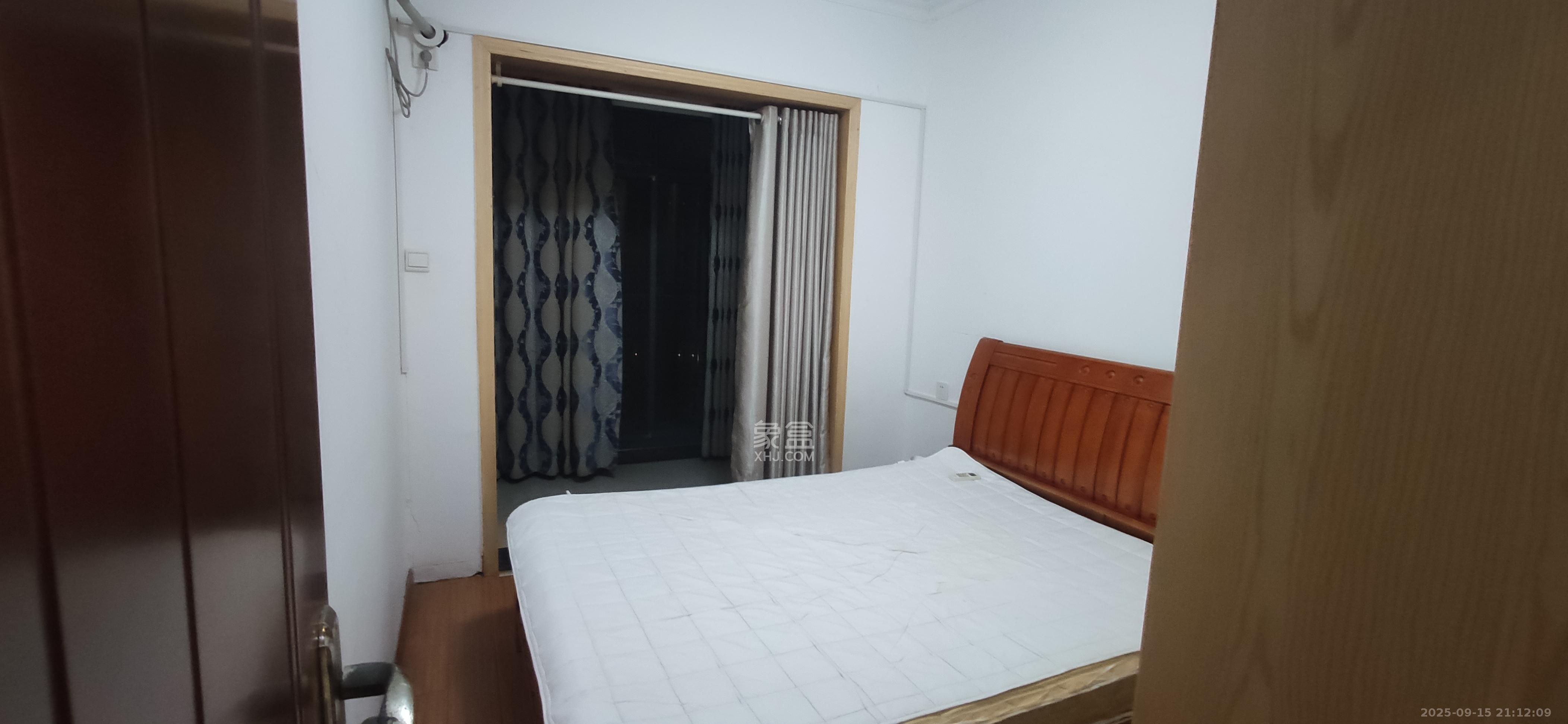 金南家园一期  3室2厅2卫    2200.0元/月室内图