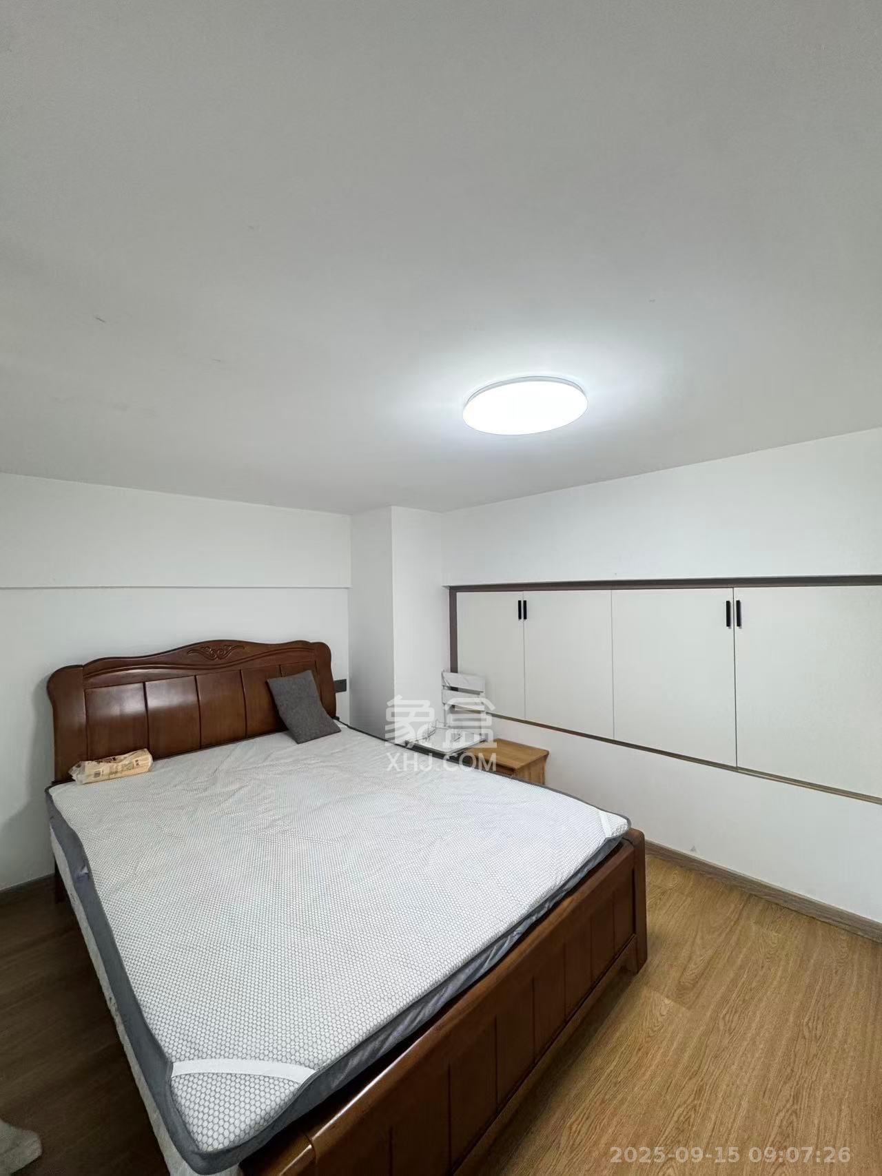 藏珑湖上公馆 2室1厅1卫 2600.0元/月 藏珑湖上公馆 2室1厅1卫 2600.0元/月室内图