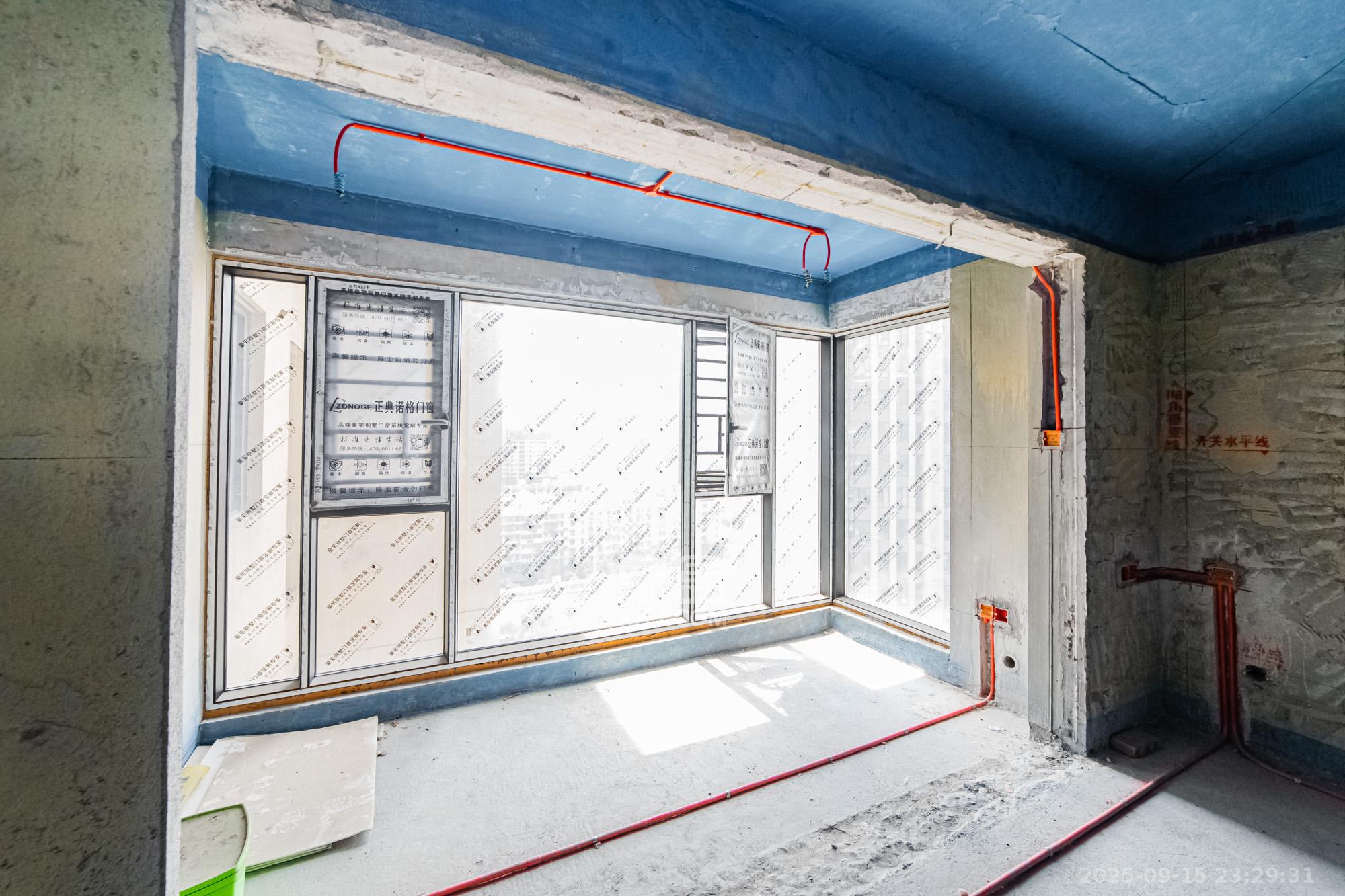 北辰三角洲E7区 4室2厅2卫 236.0万 北辰三角洲E7区 4室2厅2卫 236.0万阳台