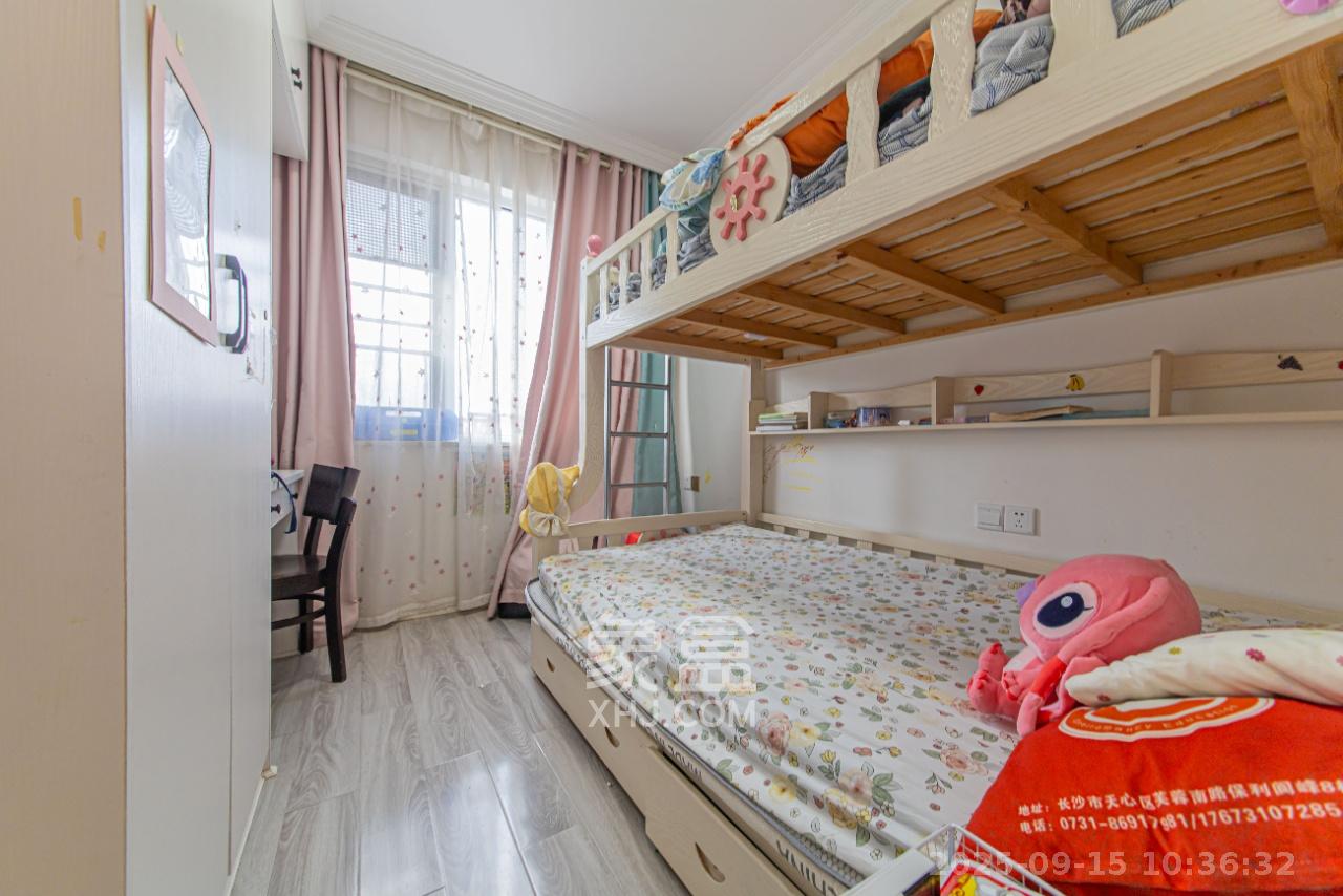 保利阆峰云墅  3室2厅2卫    2000.0元/月室内图