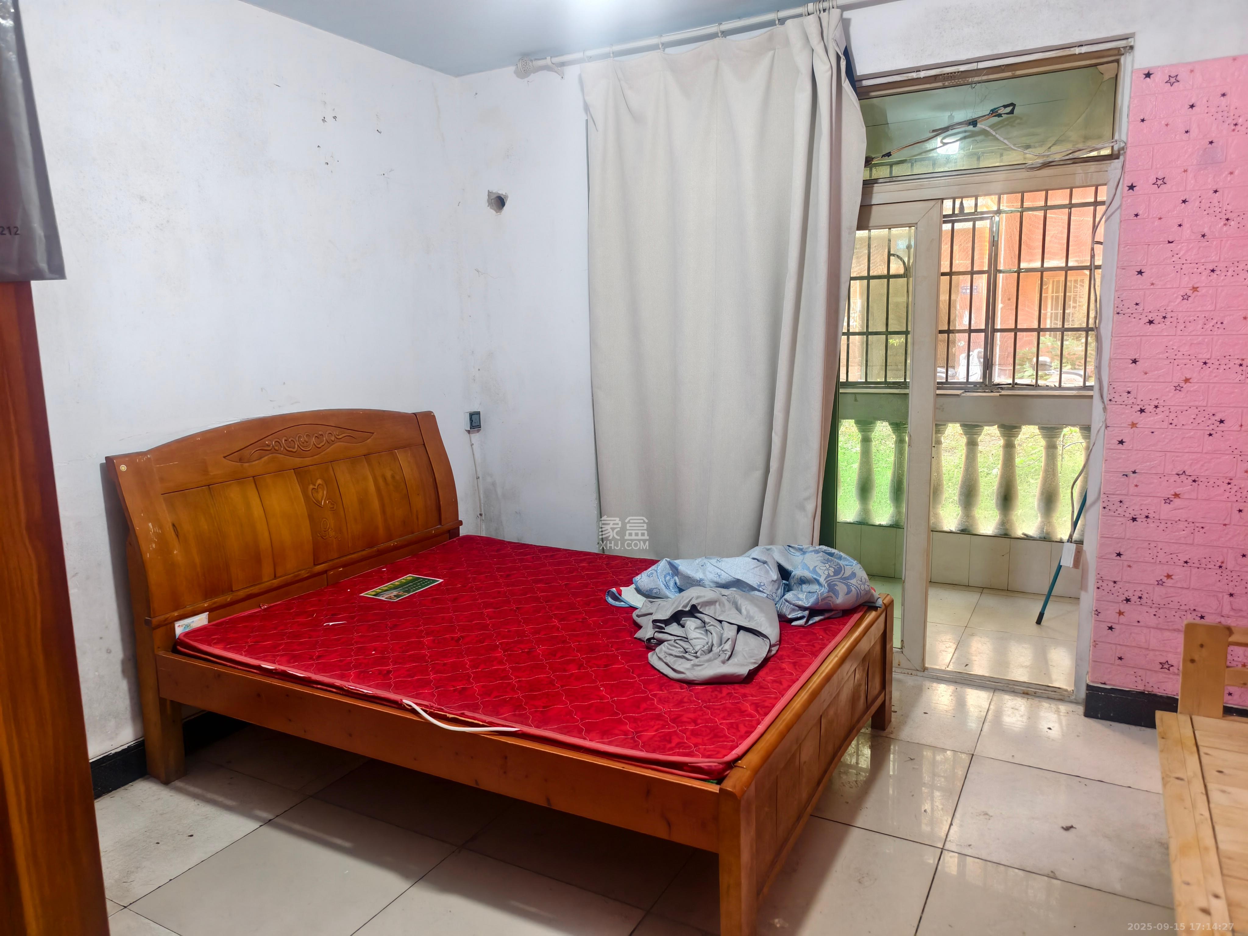 江南公寓  3室2厅1卫    1300.0元/月室内图