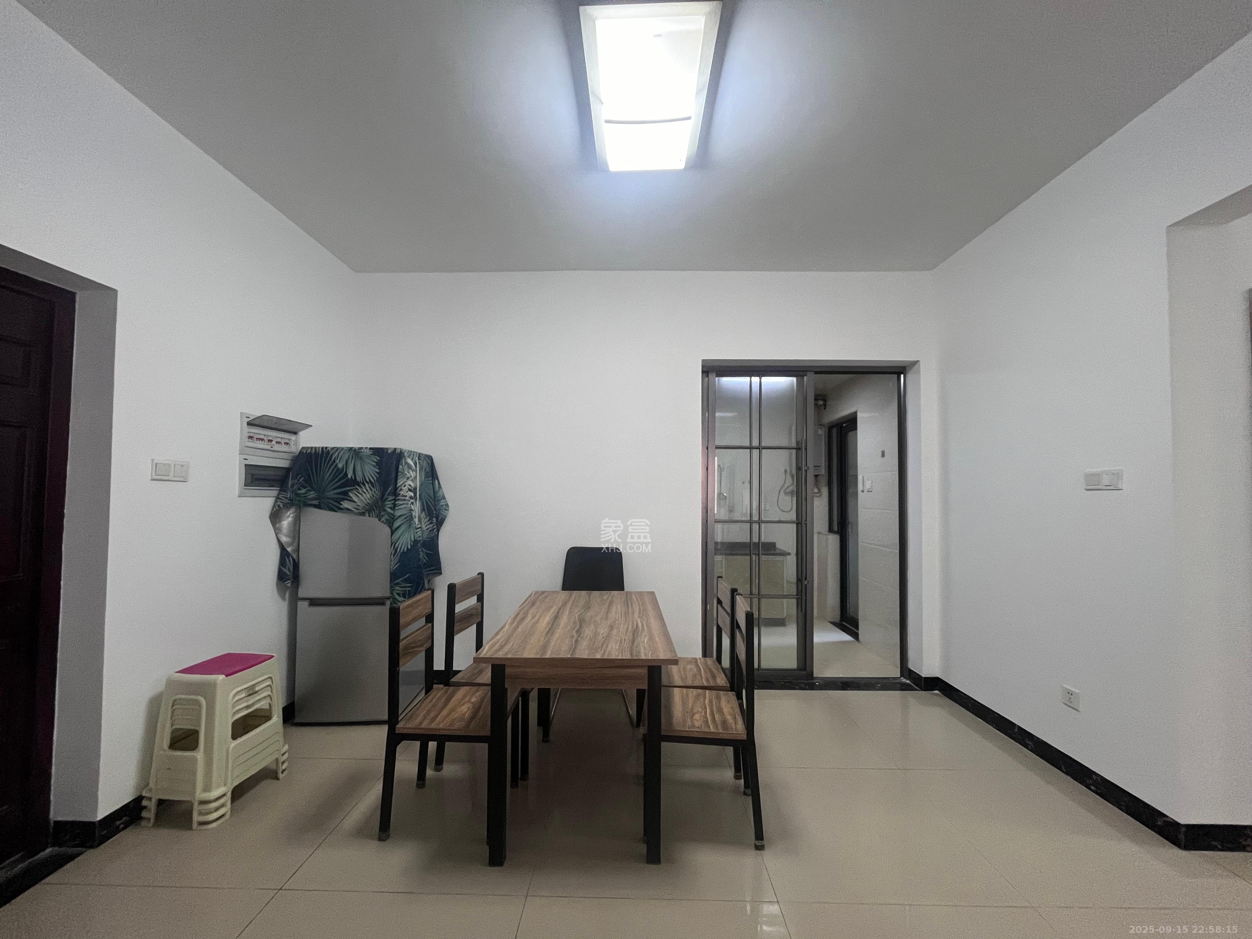 兴威帕克水岸 3室2厅2卫 2300.0元/月 兴威帕克水岸 3室2厅2卫 2300.0元/月室内图