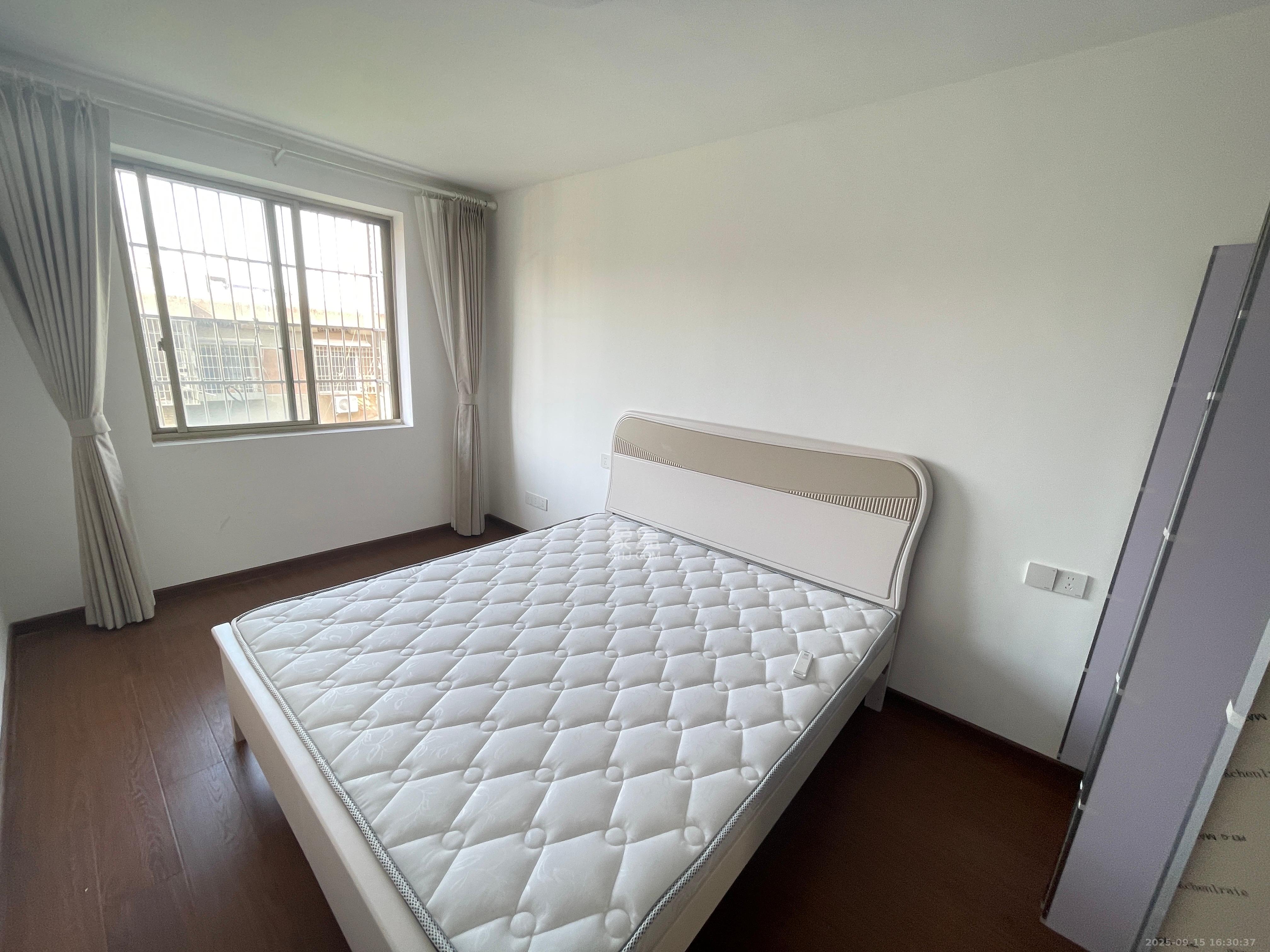 南园小区 3室2厅2卫 2200.0元/月 南园小区 3室2厅2卫 2200.0元/月室内图