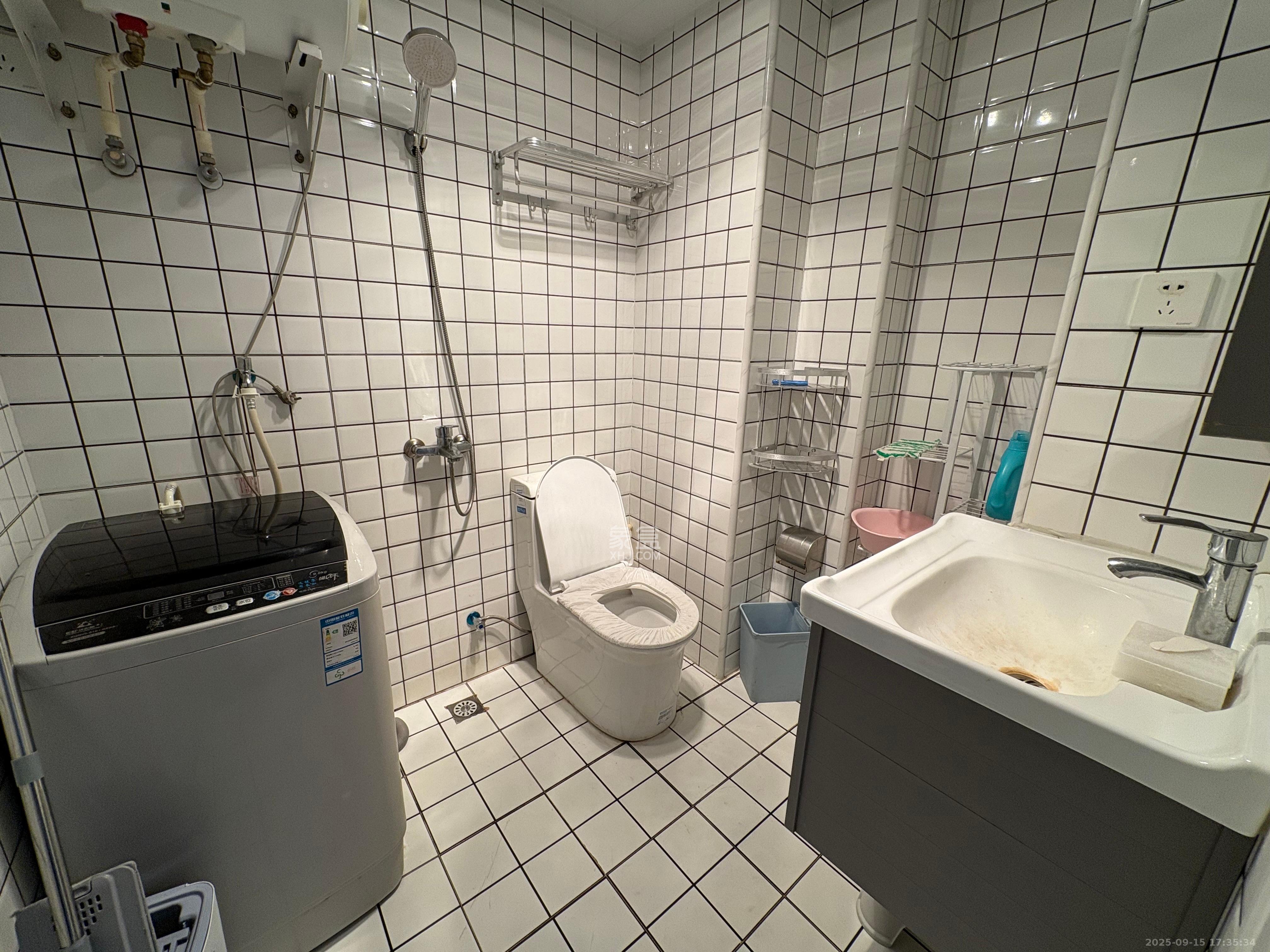 芙蓉万国城MOMA(卓越汇富苑) 1室1厅1卫 1500.0元/月 芙蓉万国城MOMA(卓越汇富苑) 1室1厅1卫 1500.0元/月室内图