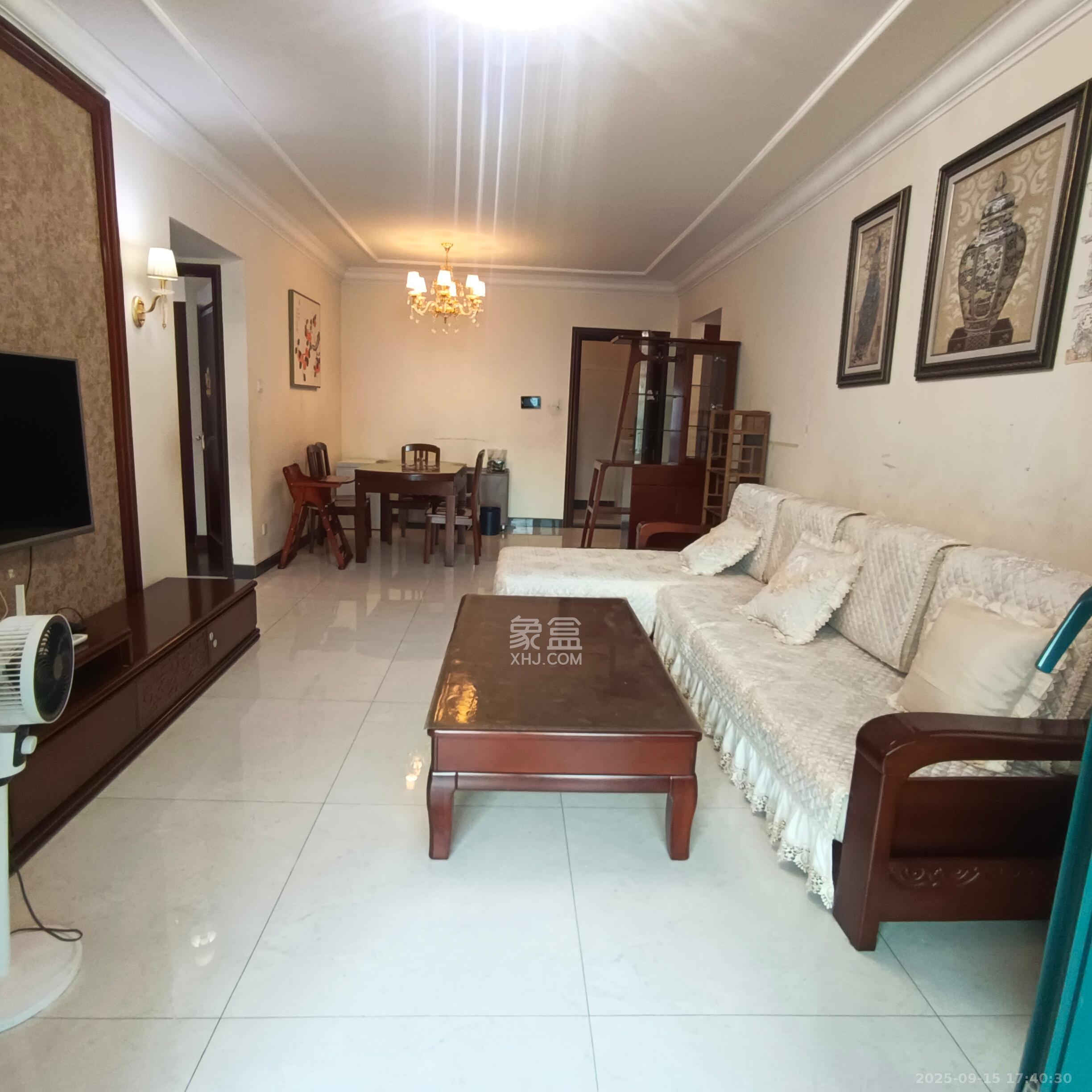 恒大雅苑  3室2厅2卫    2600.0元/月室内图