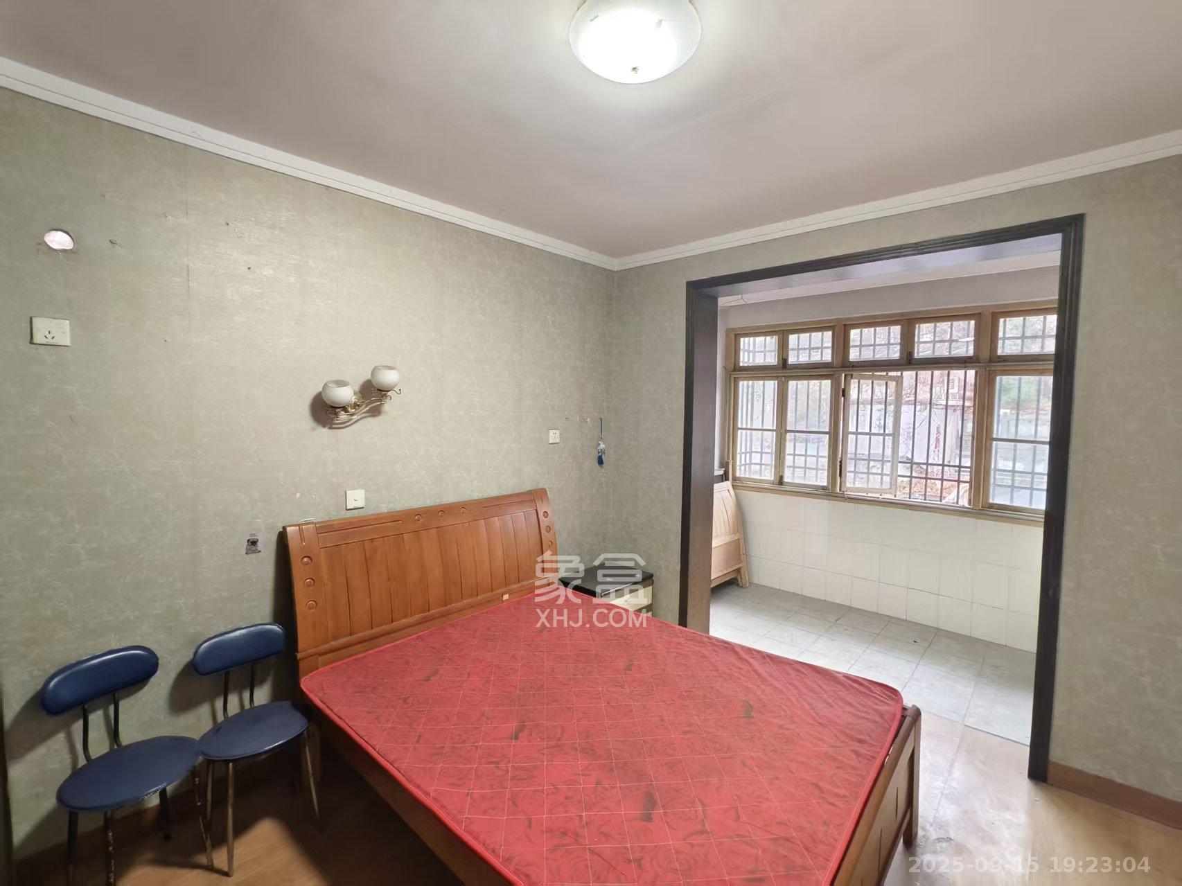 青山祠社区 2室1厅1卫 1400.0元/月 青山祠社区 2室1厅1卫 1400.0元/月室内图