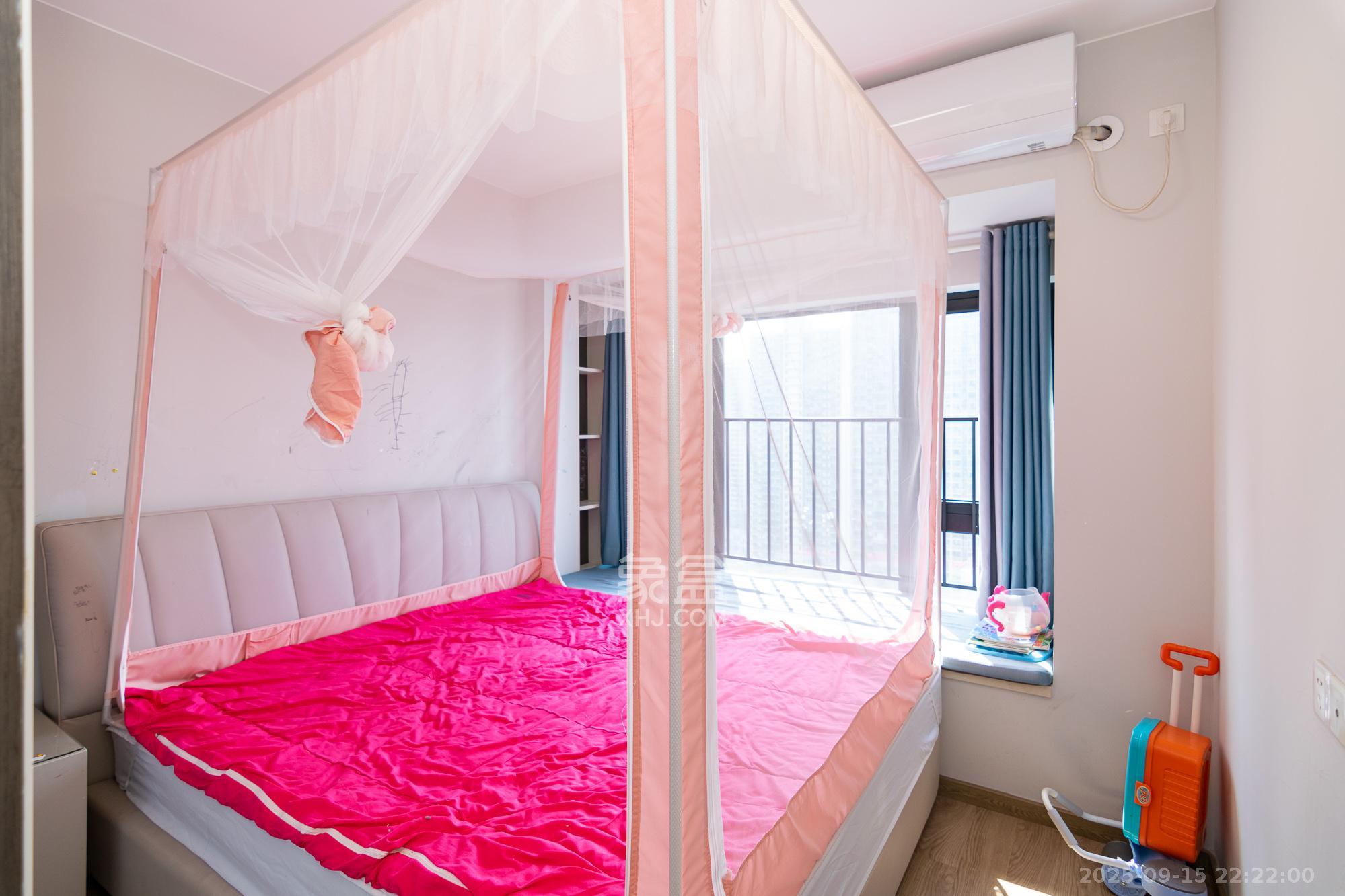 时代年华 3室2厅2卫 71.8万 时代年华 3室2厅2卫 71.8万卧室