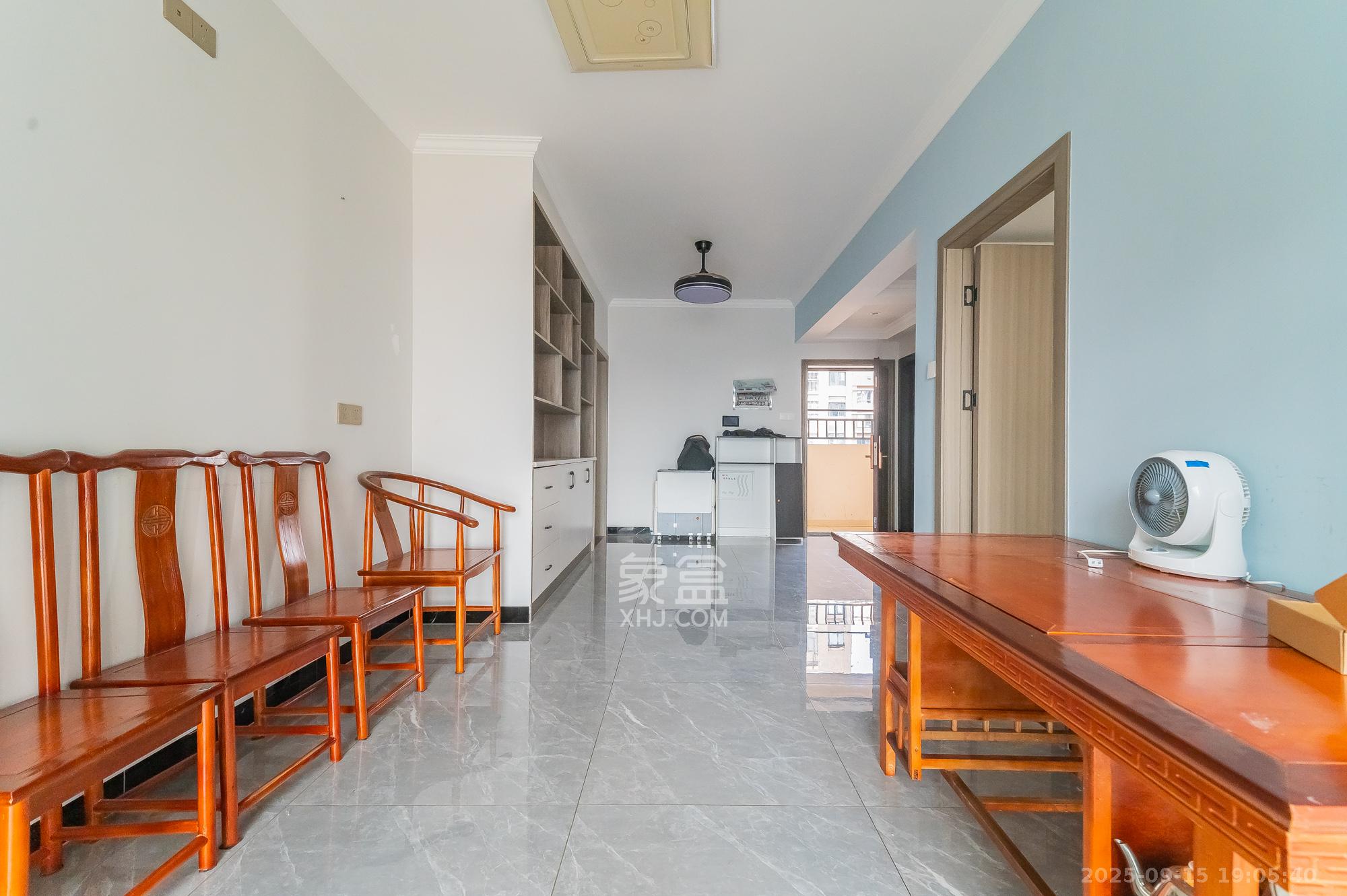 深业喜汇 2室2厅1卫 56.0万 深业喜汇 2室2厅1卫 56.0万客厅