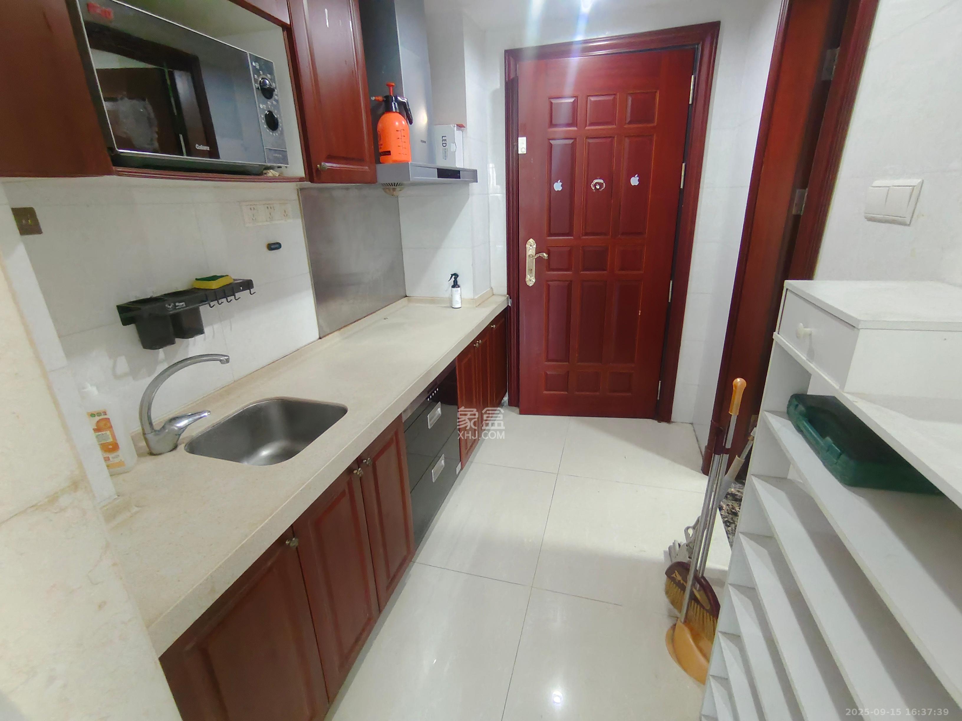 恒大华府 1室1厅1卫 1100.0元/月 恒大华府 1室1厅1卫 1100.0元/月室内图