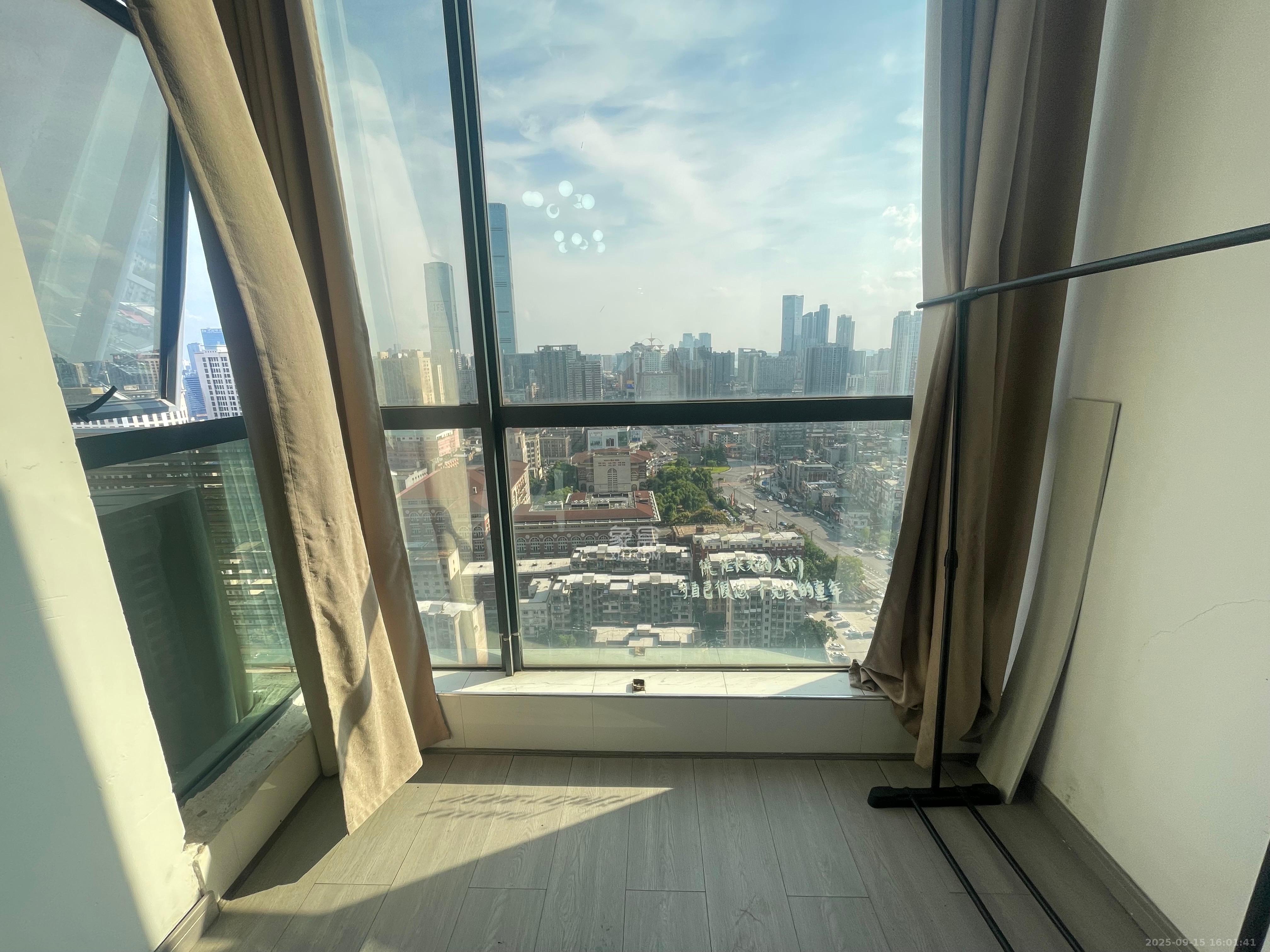 YO领域(领御大厦) 1室1厅1卫 1800.0元/月 YO领域(领御大厦) 1室1厅1卫 1800.0元/月室内图