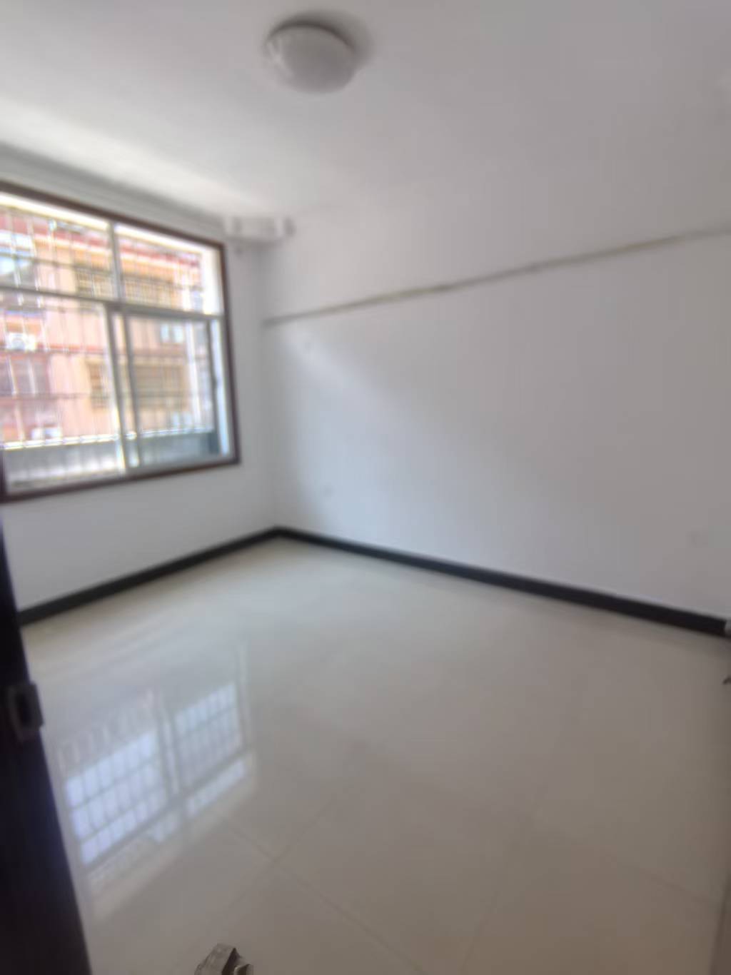 黄金塔安置小区散盘 4室3厅3卫 2500.0元/月 黄金塔安置小区散盘 4室3厅3卫 2500.0元/月室内图