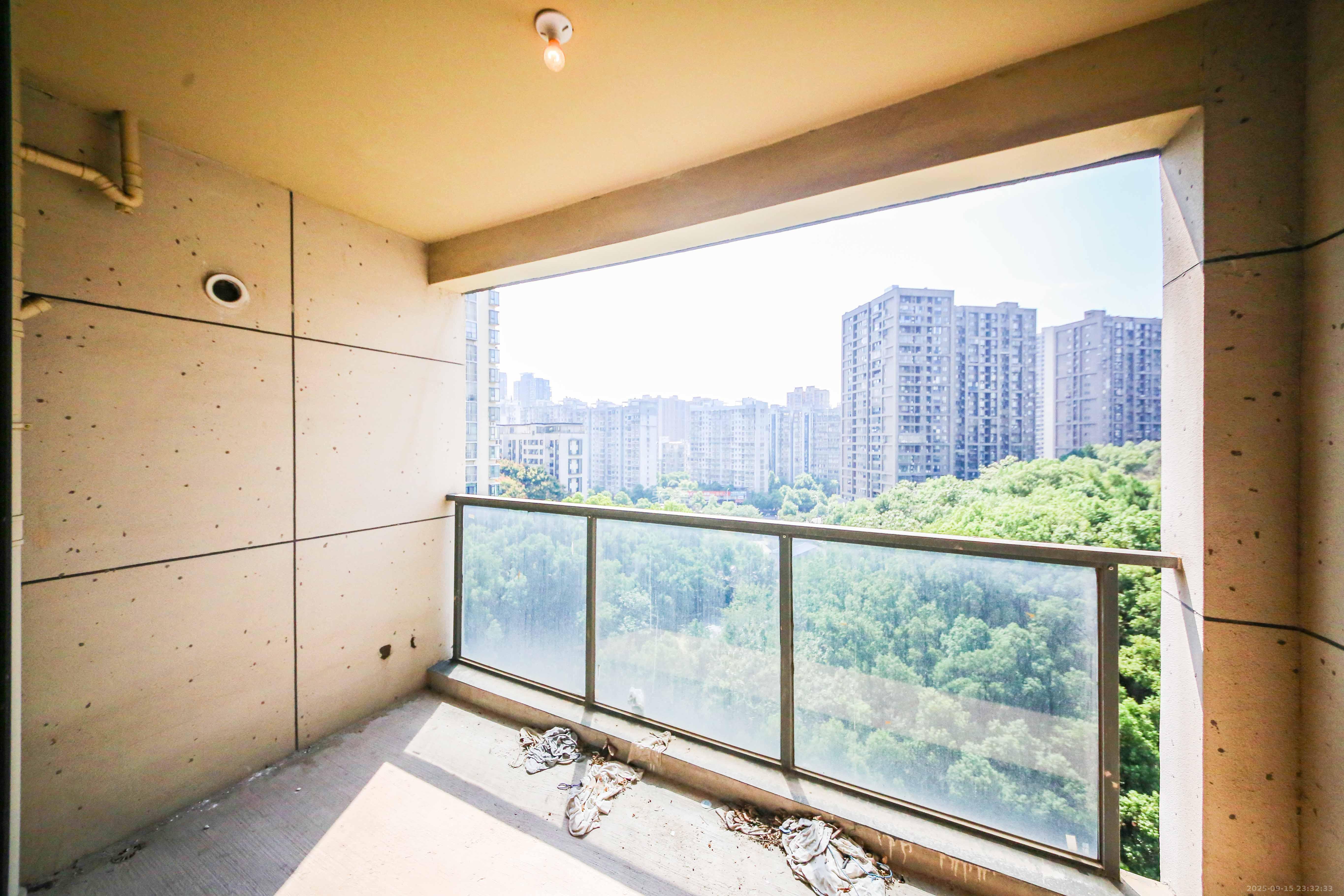 博林金谷 3室2厅2卫 145.0万 博林金谷 3室2厅2卫 145.0万阳台