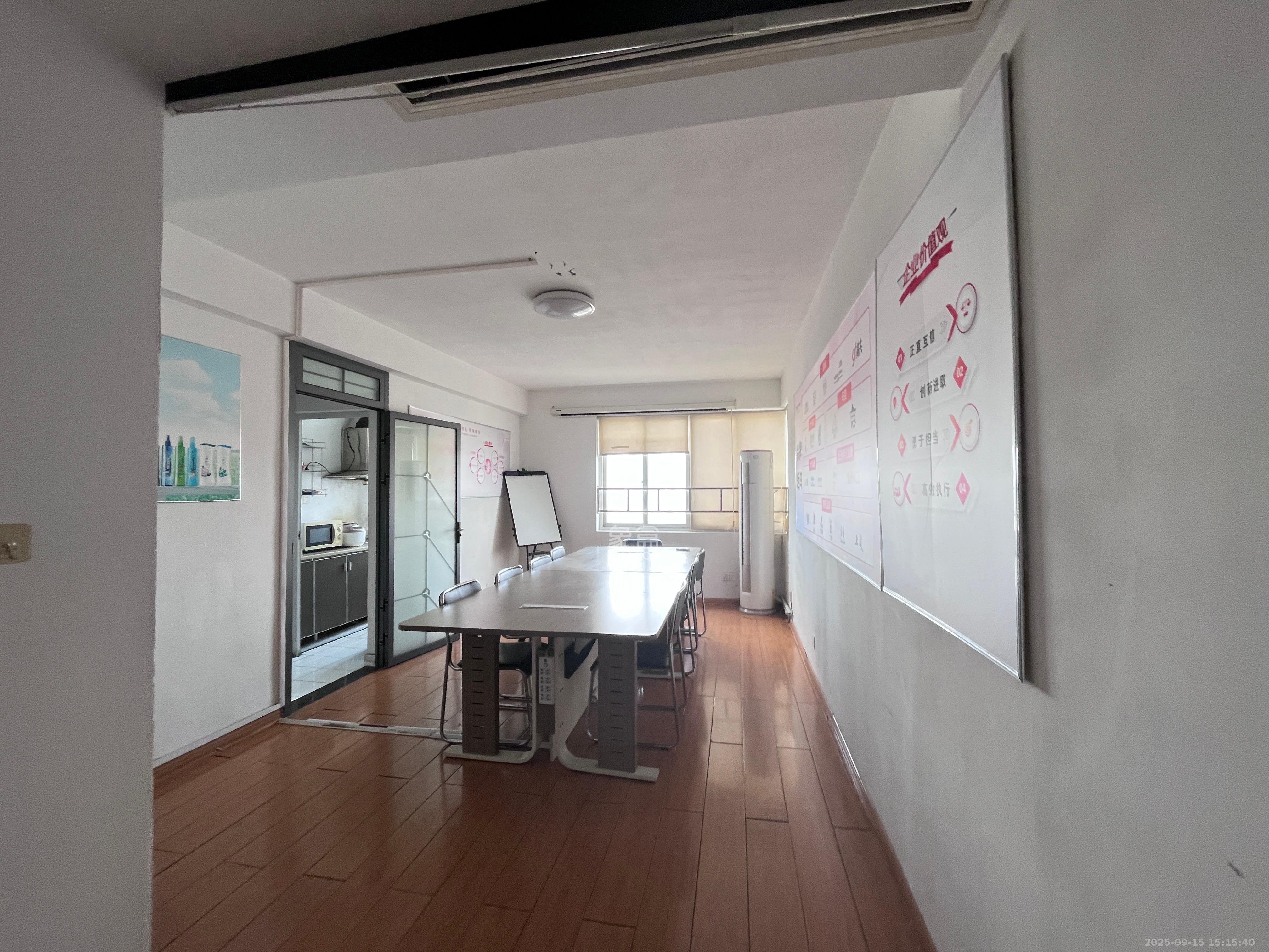 诺亚方舟大厦  1室1厅1卫    1800.0元/月 诺亚方舟大厦  1室1厅1卫    1800.0元/月室内图