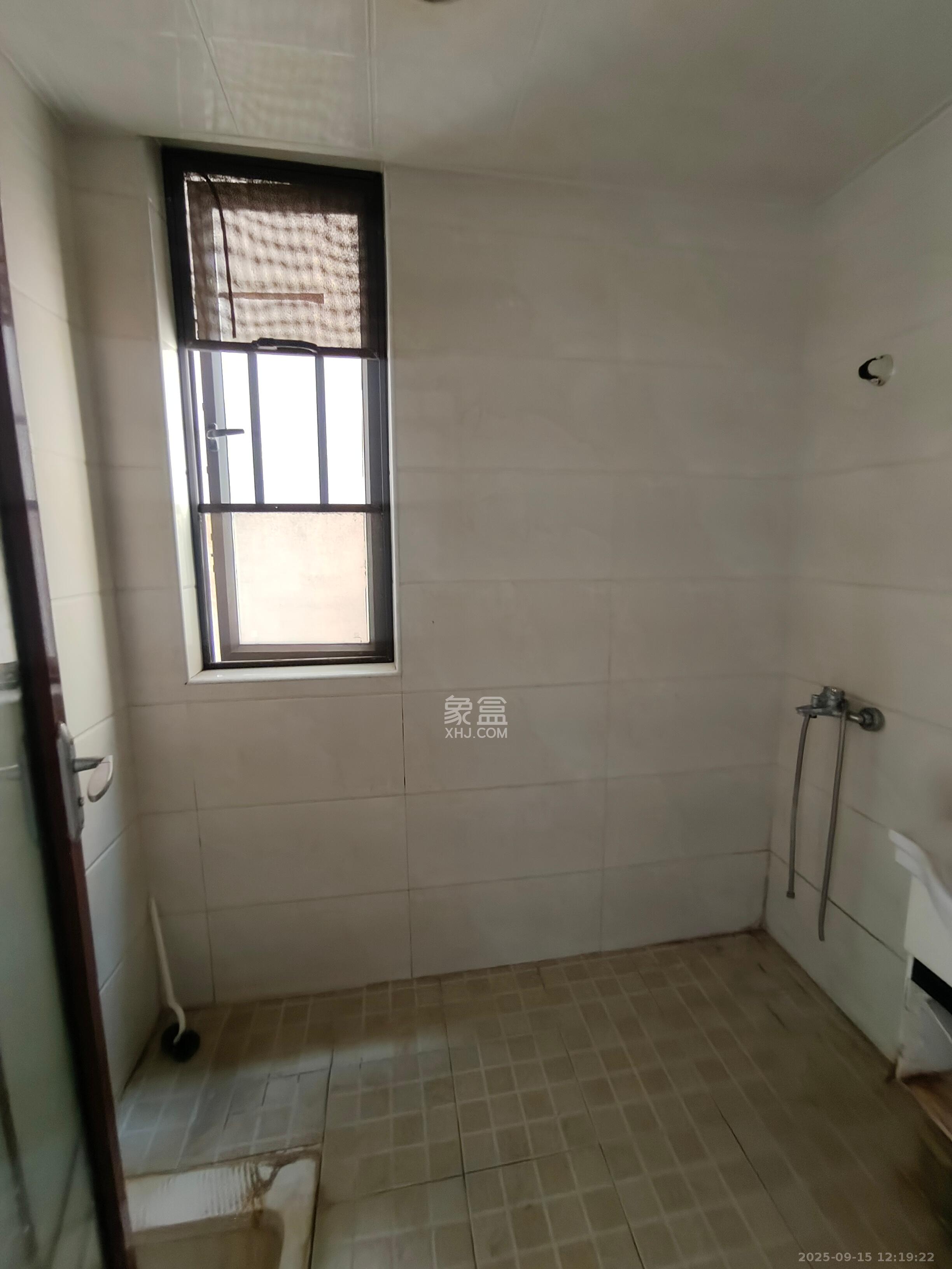 旭辉华庭 3室2厅2卫 1600.0元/月 旭辉华庭 3室2厅2卫 1600.0元/月室内图