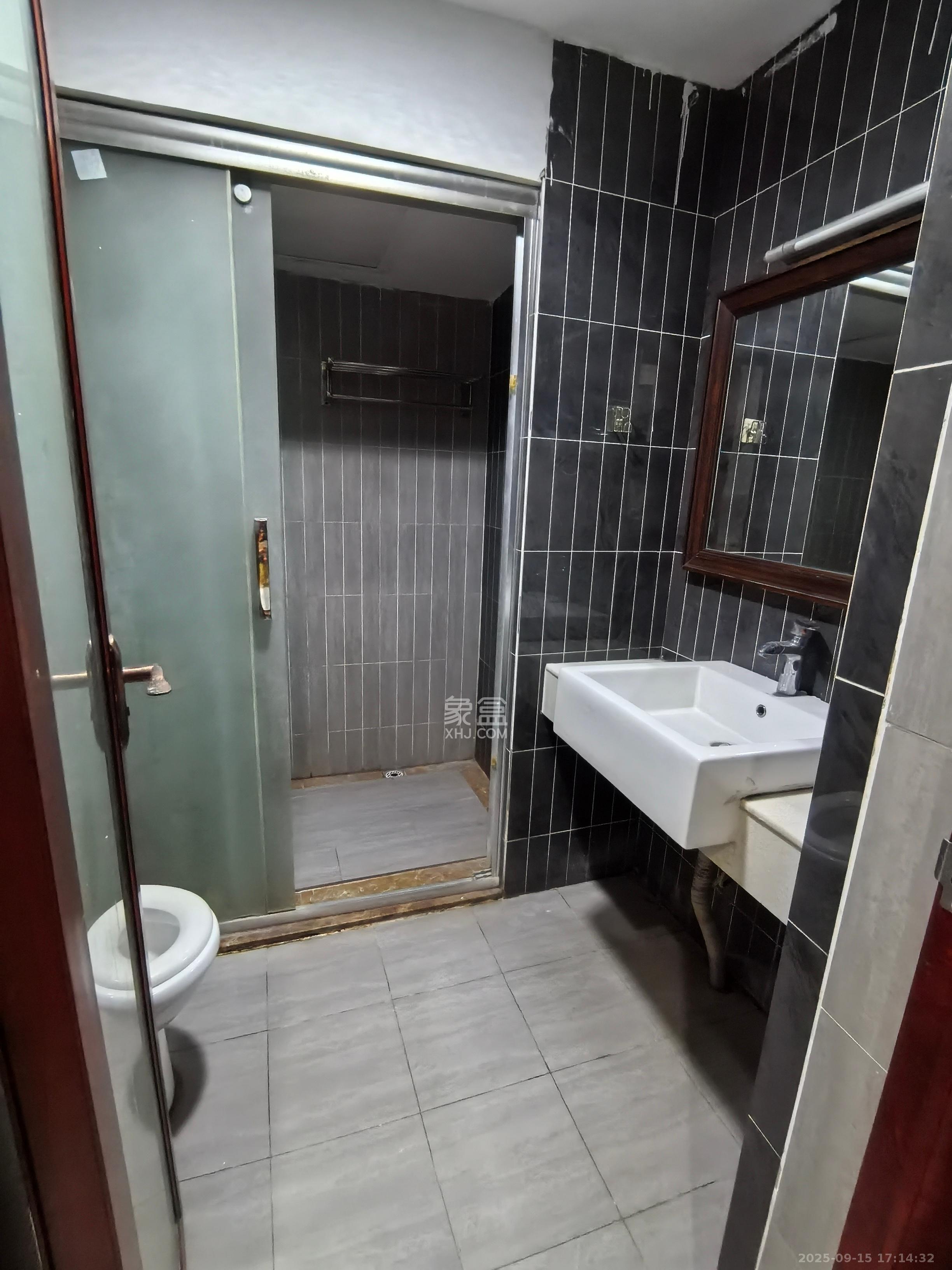 天元涉外景园B区 1室1厅1卫 1200.0元/月 天元涉外景园B区 1室1厅1卫 1200.0元/月室内图