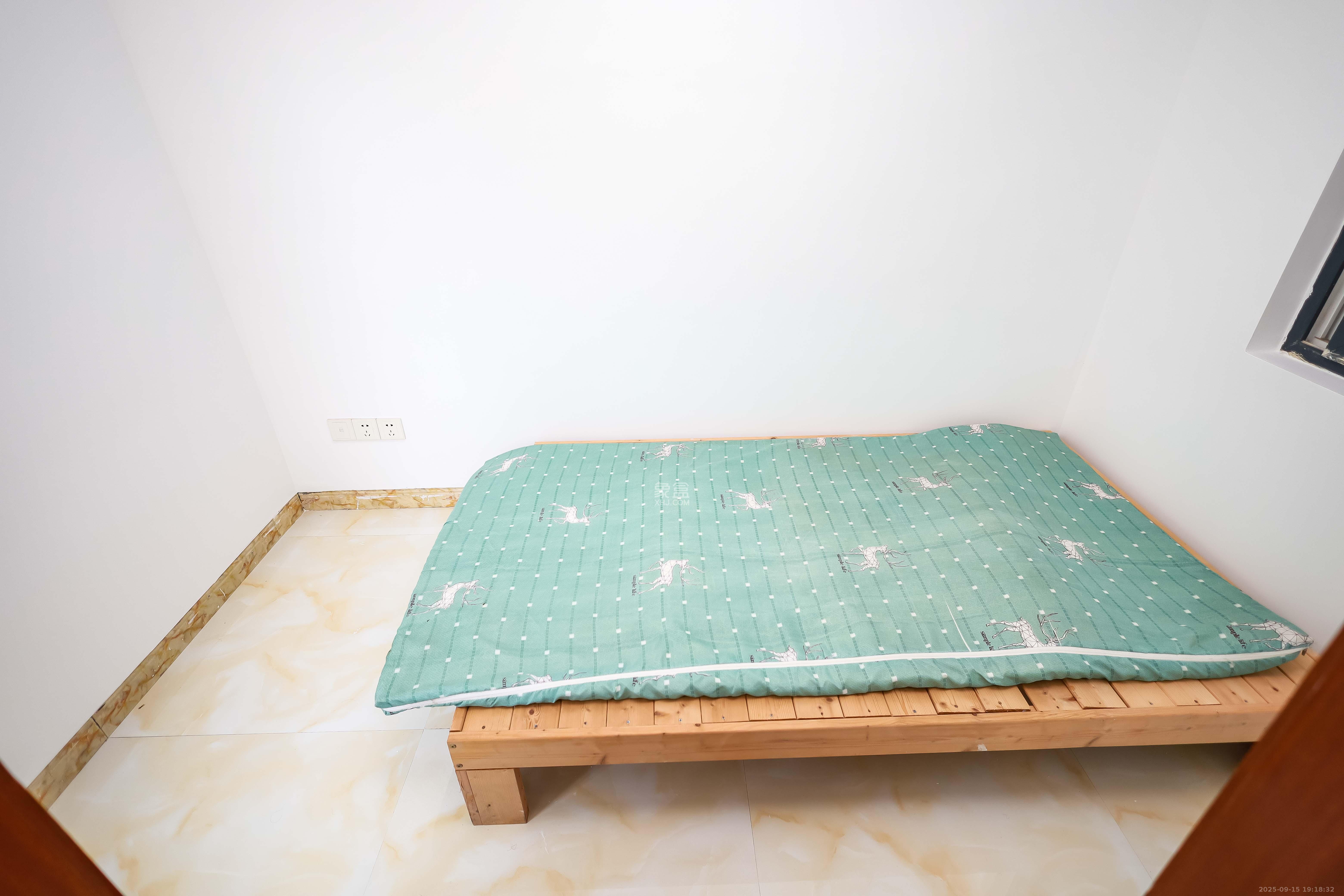 天麓尚层  3室1厅2卫    76.8万其他