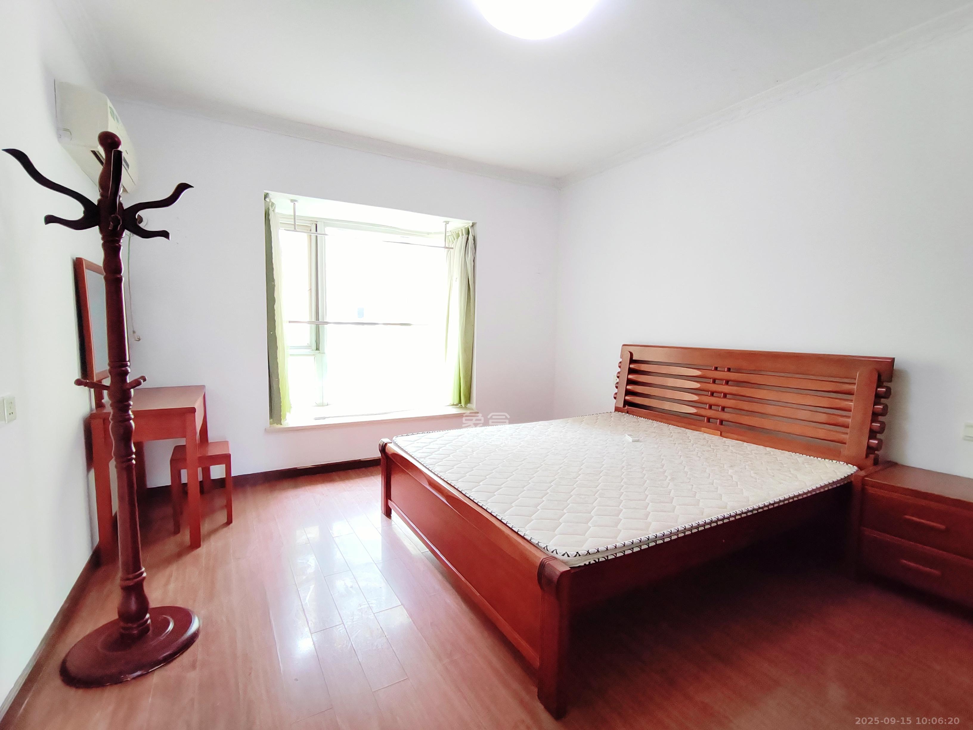 三重星都心  3室2厅2卫    2500.0元/月 三重星都心  3室2厅2卫    2500.0元/月室内图