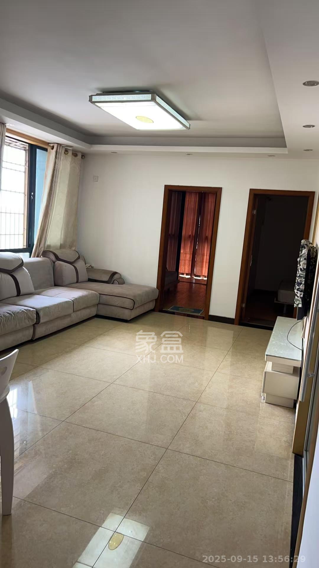 尊邸华庭  1室2厅1卫    2100.0元/月室内图