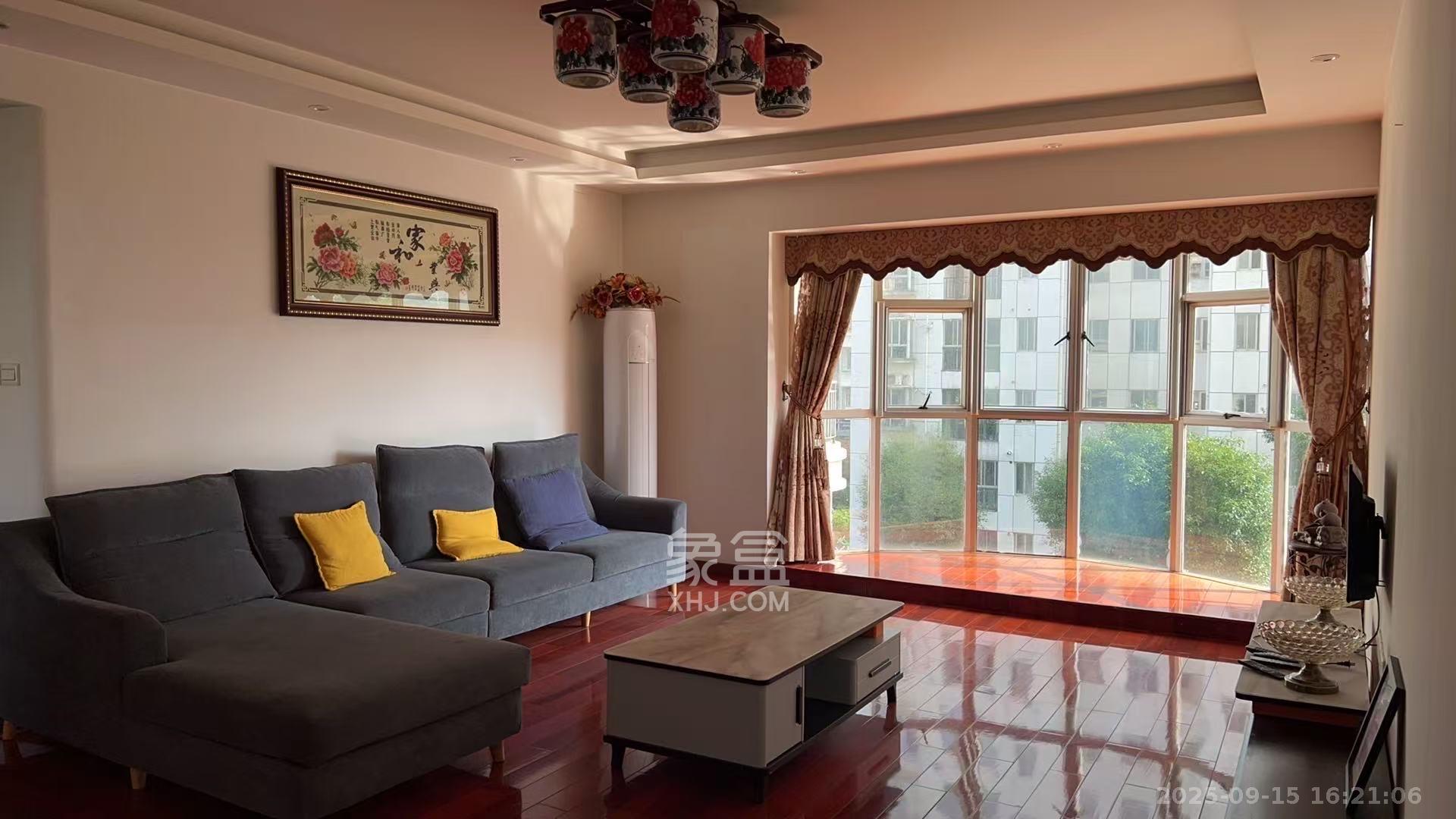 华雅花园 3室2厅2卫 3400.0元/月 华雅花园 3室2厅2卫 3400.0元/月室内图