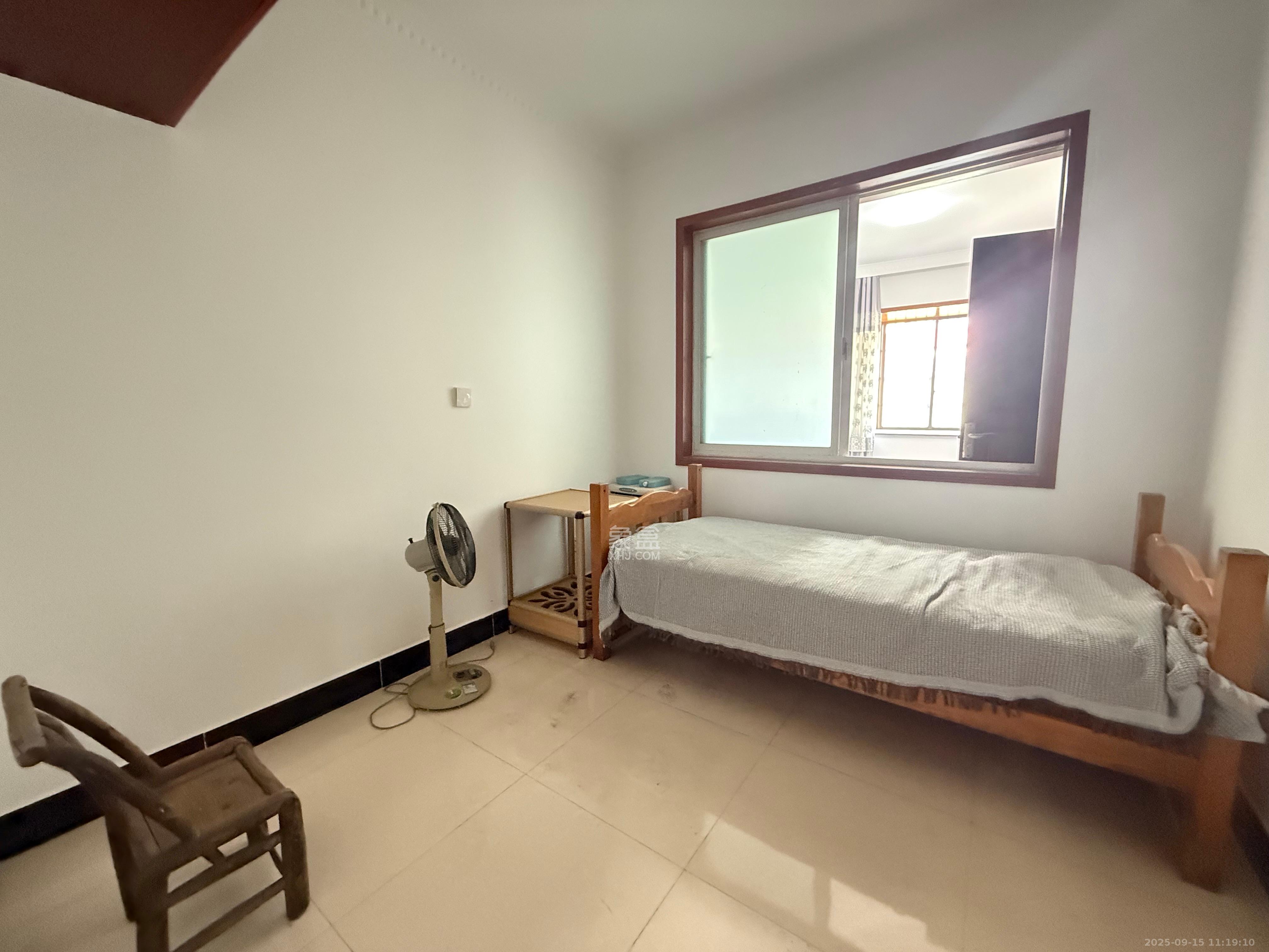 岳北社区  1室0厅0卫    2300.0元/月室内图