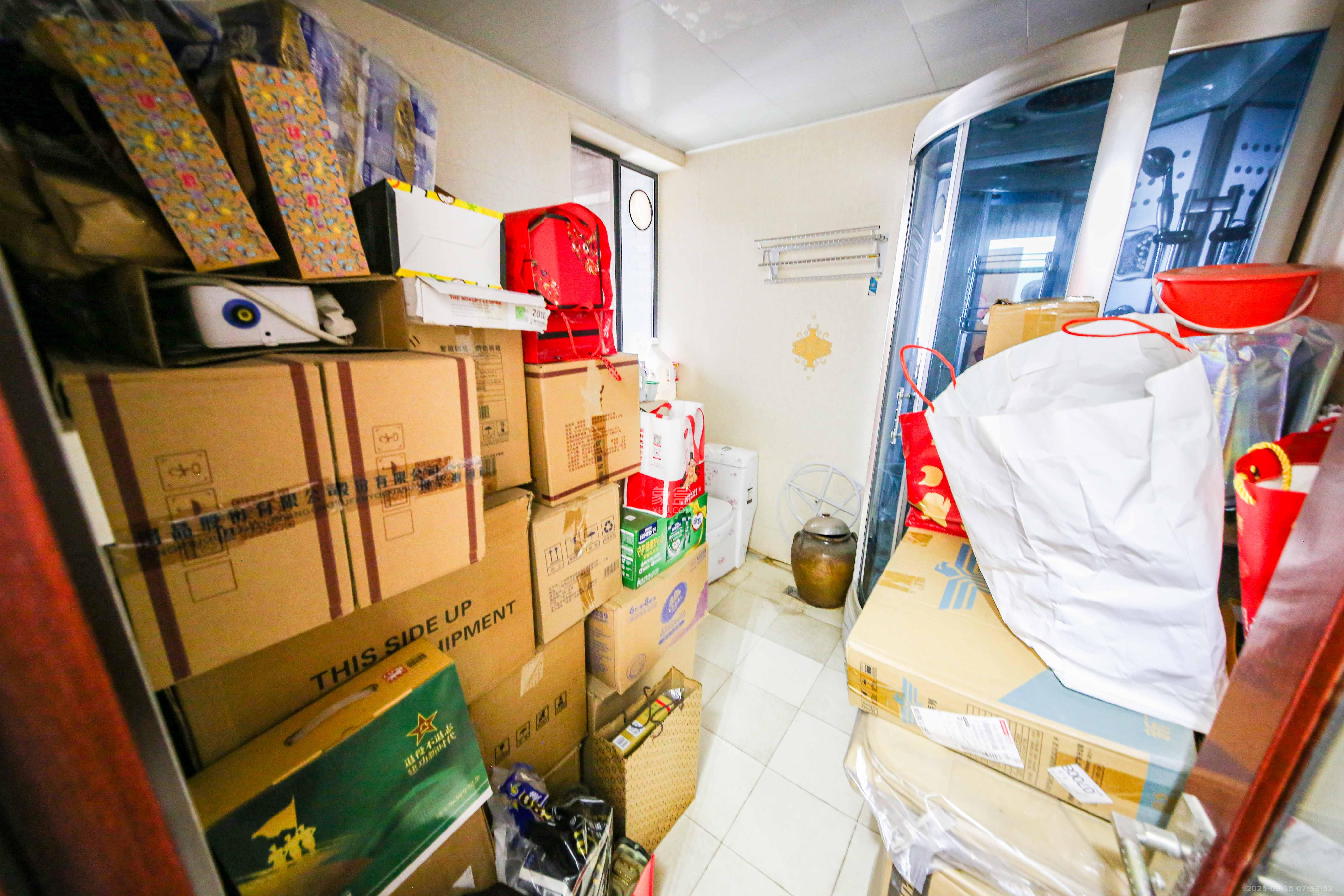 梦网景园 4室2厅2卫 168.0万 梦网景园 4室2厅2卫 168.0万卫生间