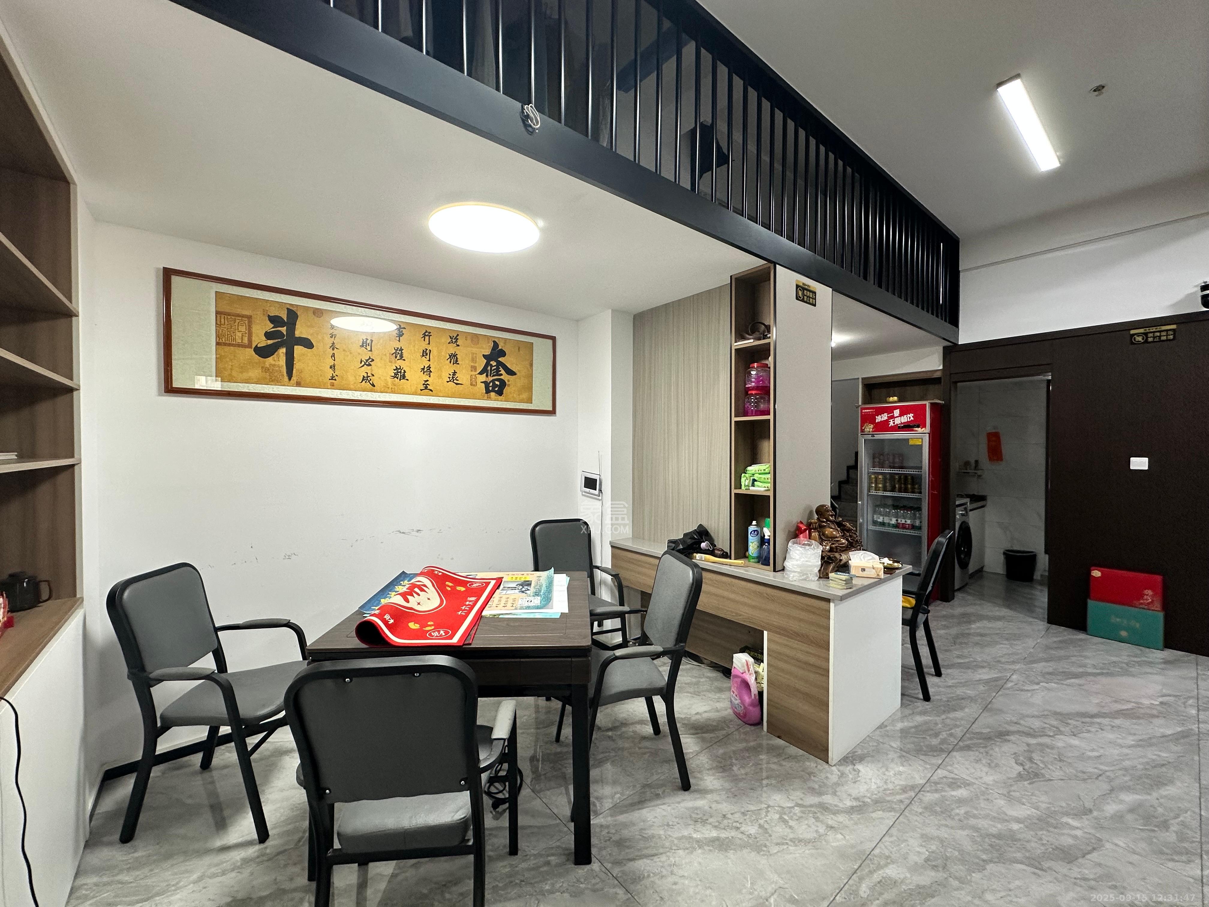 龙湖铂金岛  3室2厅1卫   6800.00元/月