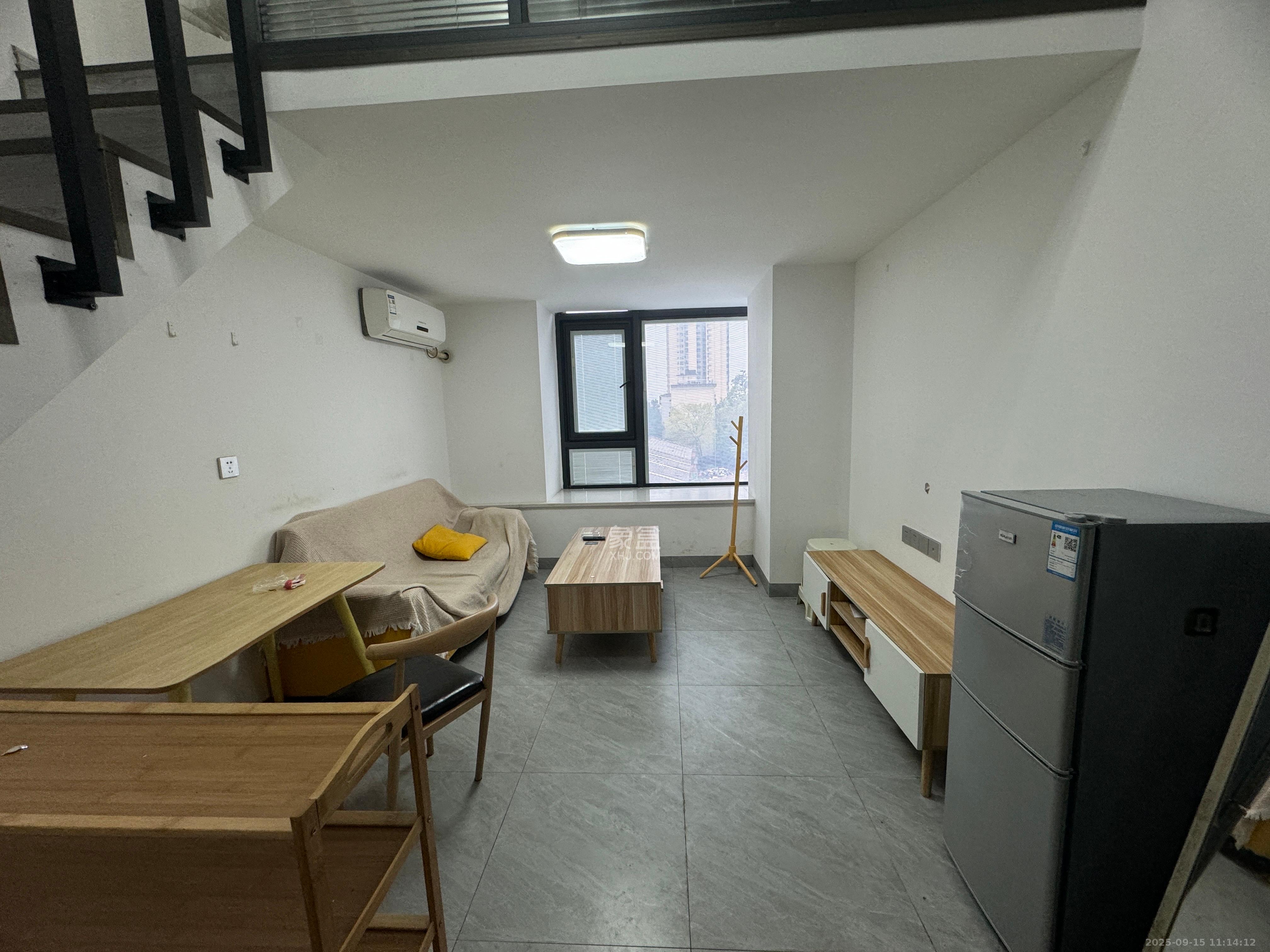 华润翡翠府 2室1厅1卫 1600.0元/月 华润翡翠府 2室1厅1卫 1600.0元/月室内图